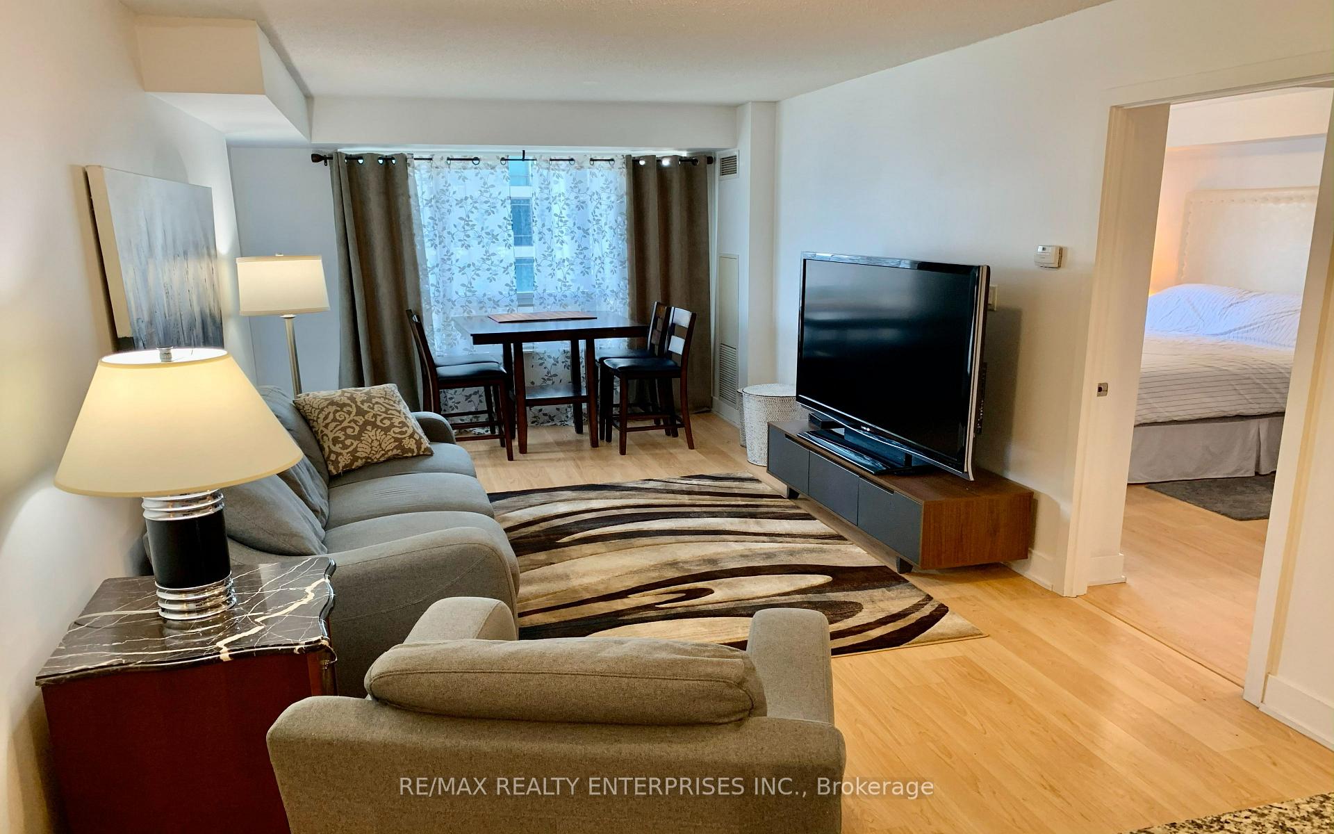 1017 - 20 Blue Jays Way Toronto Ontario Canada Rent residential Linda Pinizzotto RE/MAX Realty Enterprises Inc., Brokerage*