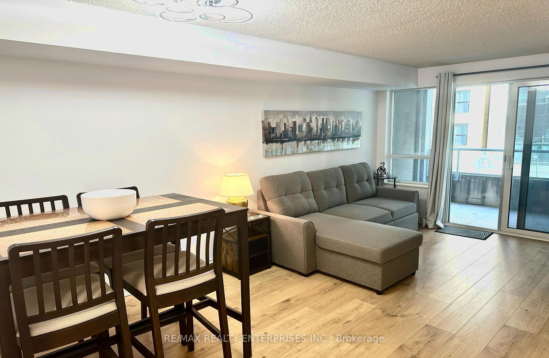 409 - 270 Wellington Street W Toronto Ontario Canada Rent residential Linda Pinizzotto RE/MAX Realty Enterprises Inc., Brokerage*