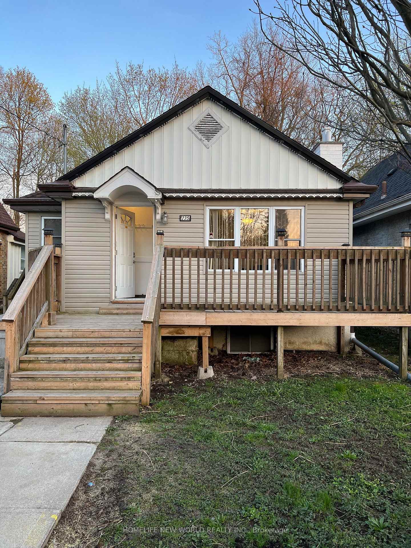 Lower level - 235 Bernard Avenue London East Ontario Canada Rent residential Kaveh Hajhosseini HomeLife New World Realty Inc., Brokerage*