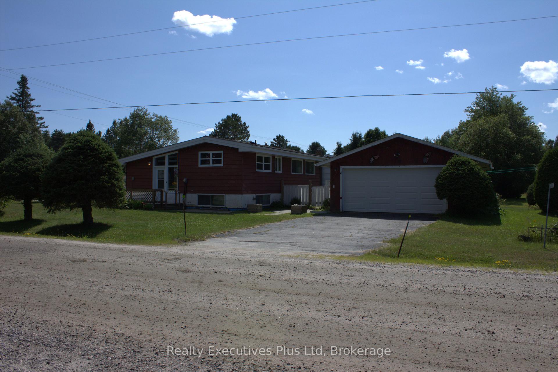 106 Cheryl Crescent Strong Ontario Canada Sale residential Nancy Vandeburgt REALTY EXECUTIVES PLUS LTD