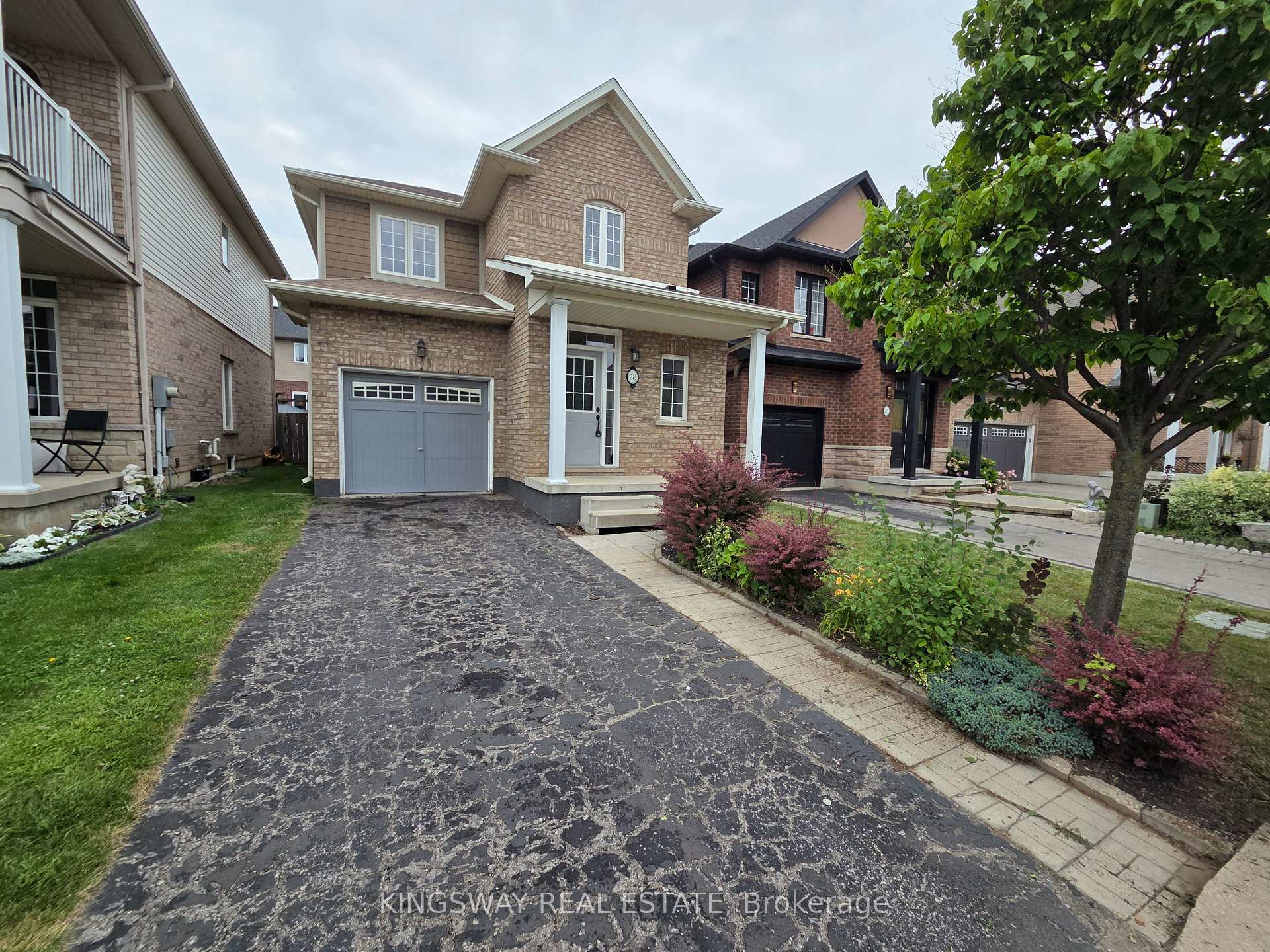 28 Tidemore Heights Hamilton Ontario Canada Rent residential Iwona Rembacz Kingsway Real Estate Brokerage*