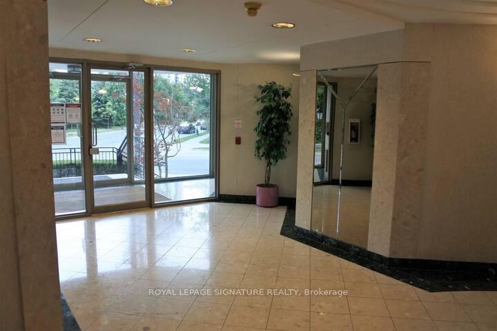 317 - 38 Hollywood Avenue Toronto Ontario Canada Sale residential Dhritiman Roy Royal LePage Signature Realty, Brokerage *