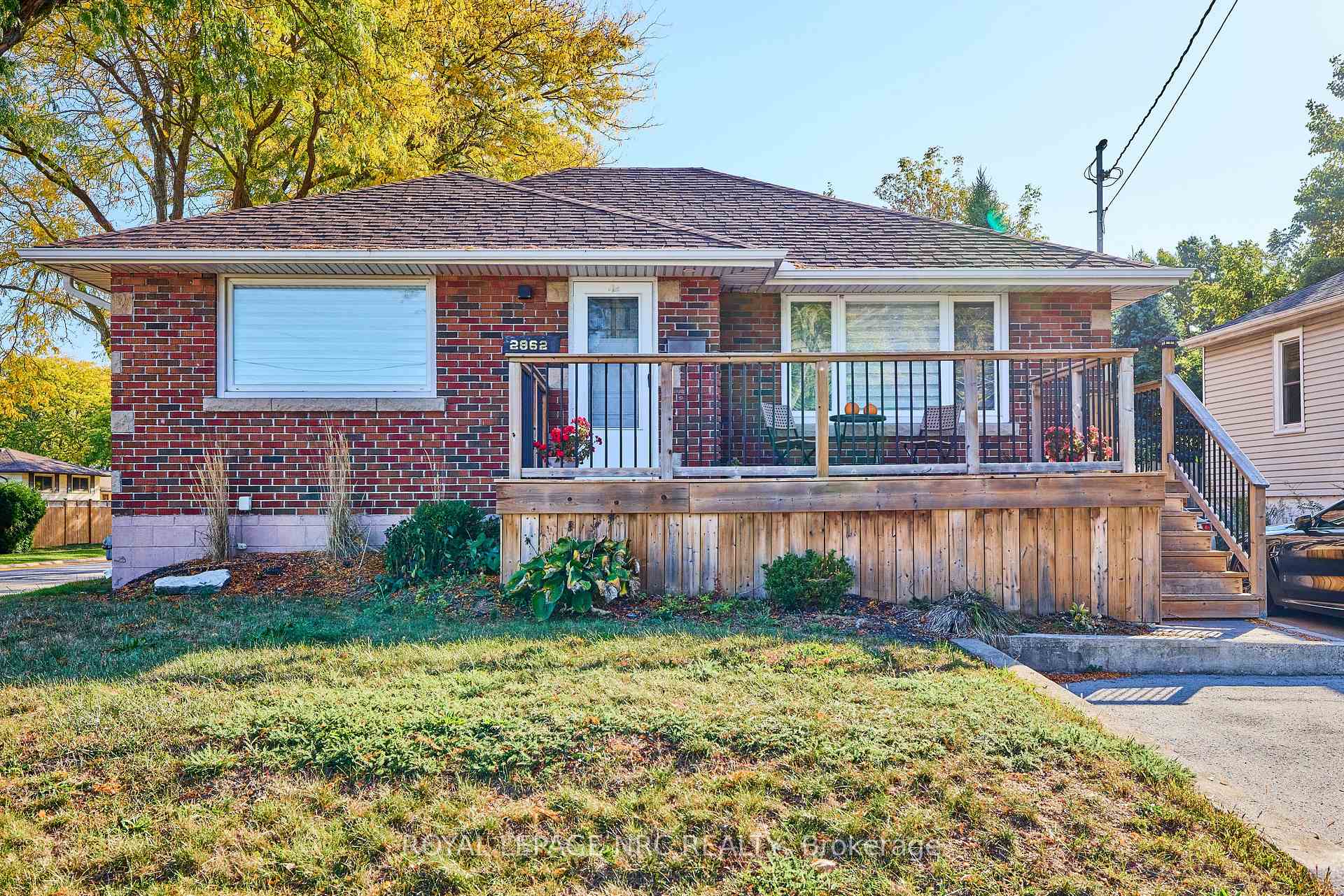 2862 Dorchester Road Niagara Falls Ontario Canada Sale residential Lily Ruggi ROYAL LEPAGE NRC REALTY