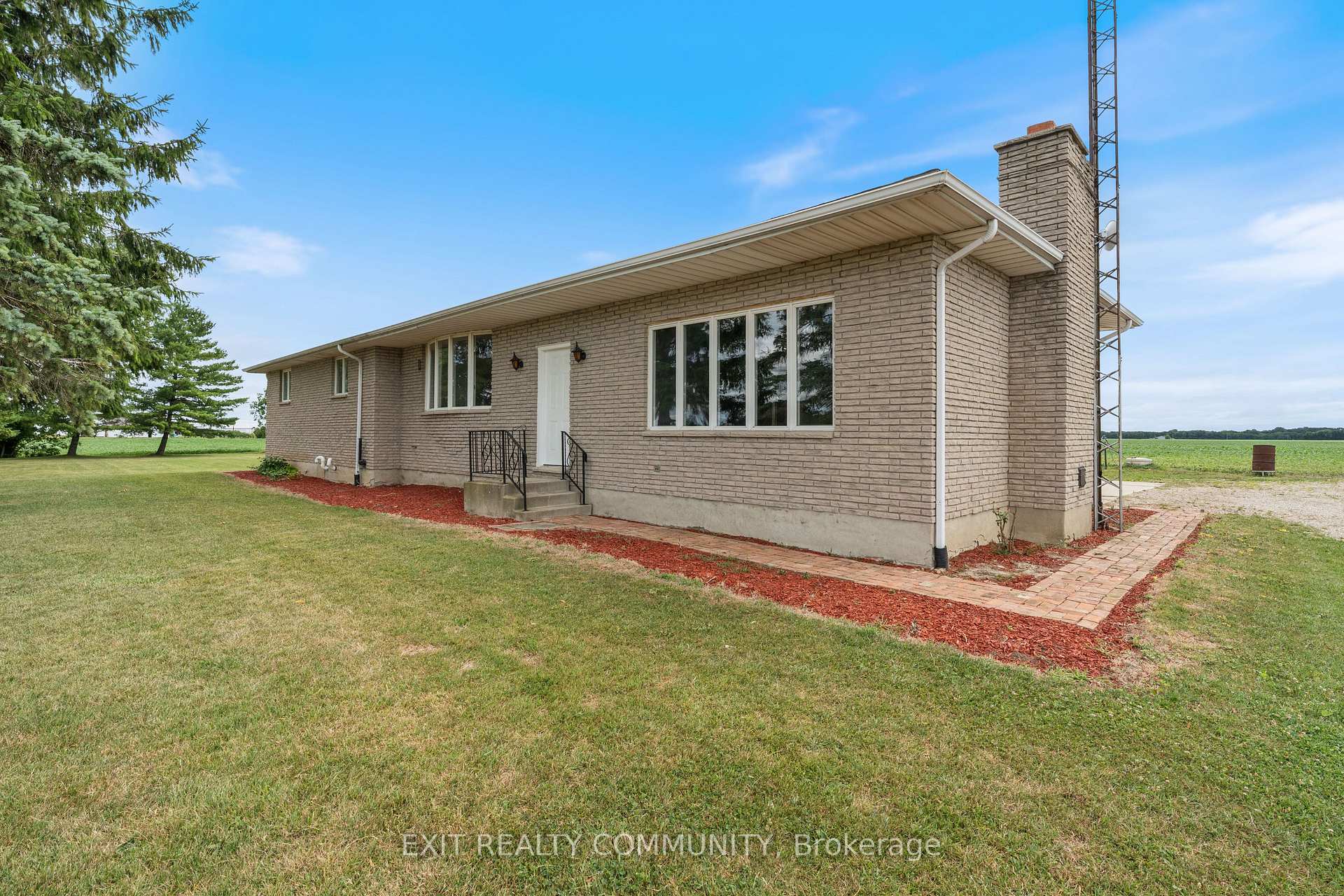 30035 Hale School Road Chatham-Kent Ontario Canada Sale residential Ken Patterson EXIT Realty Community, Brokerage*