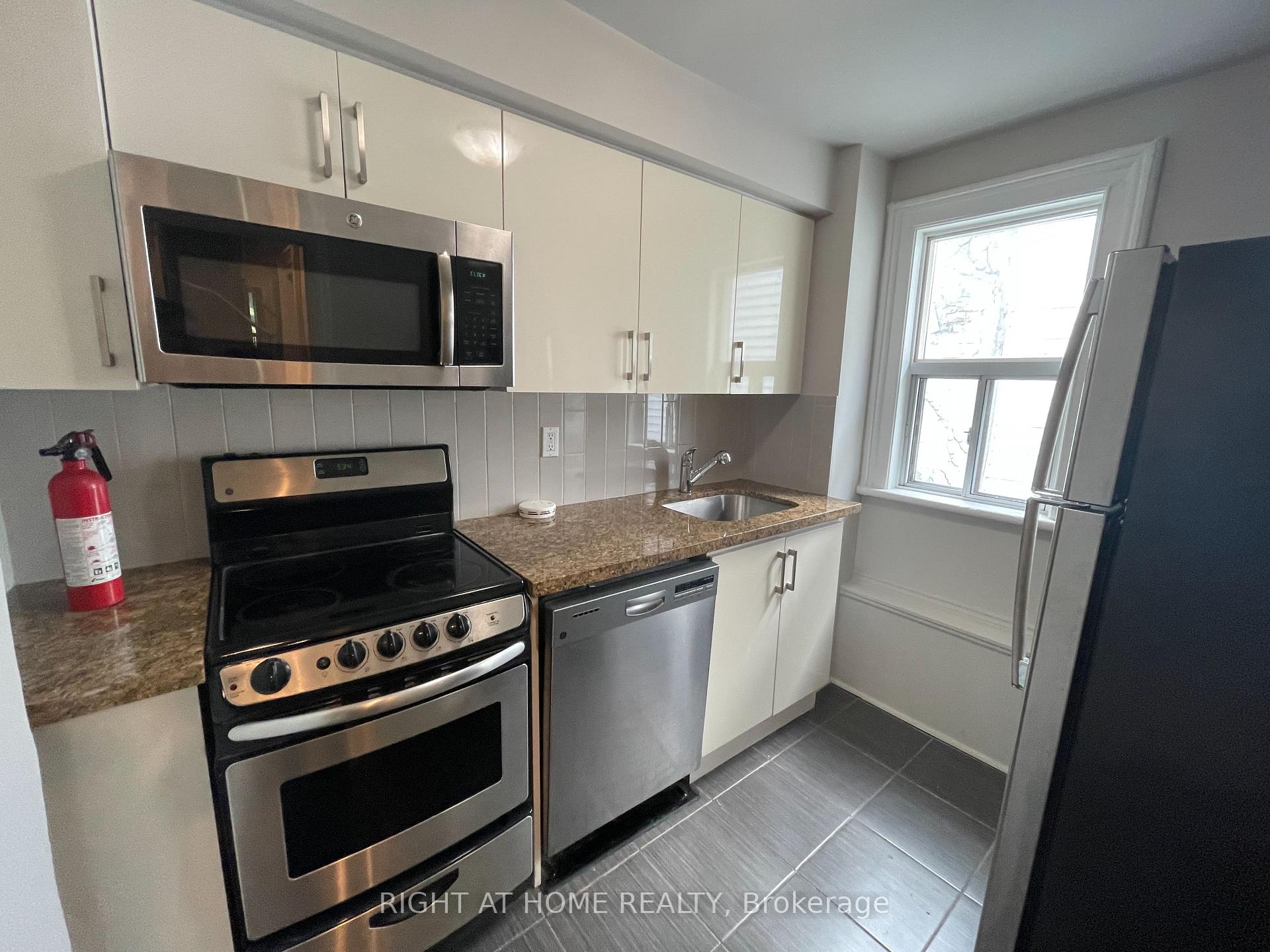 2 - 71 Cecil Street Toronto Ontario Canada Rent residential Phil Brown Right at Home Realty, Brokerage*