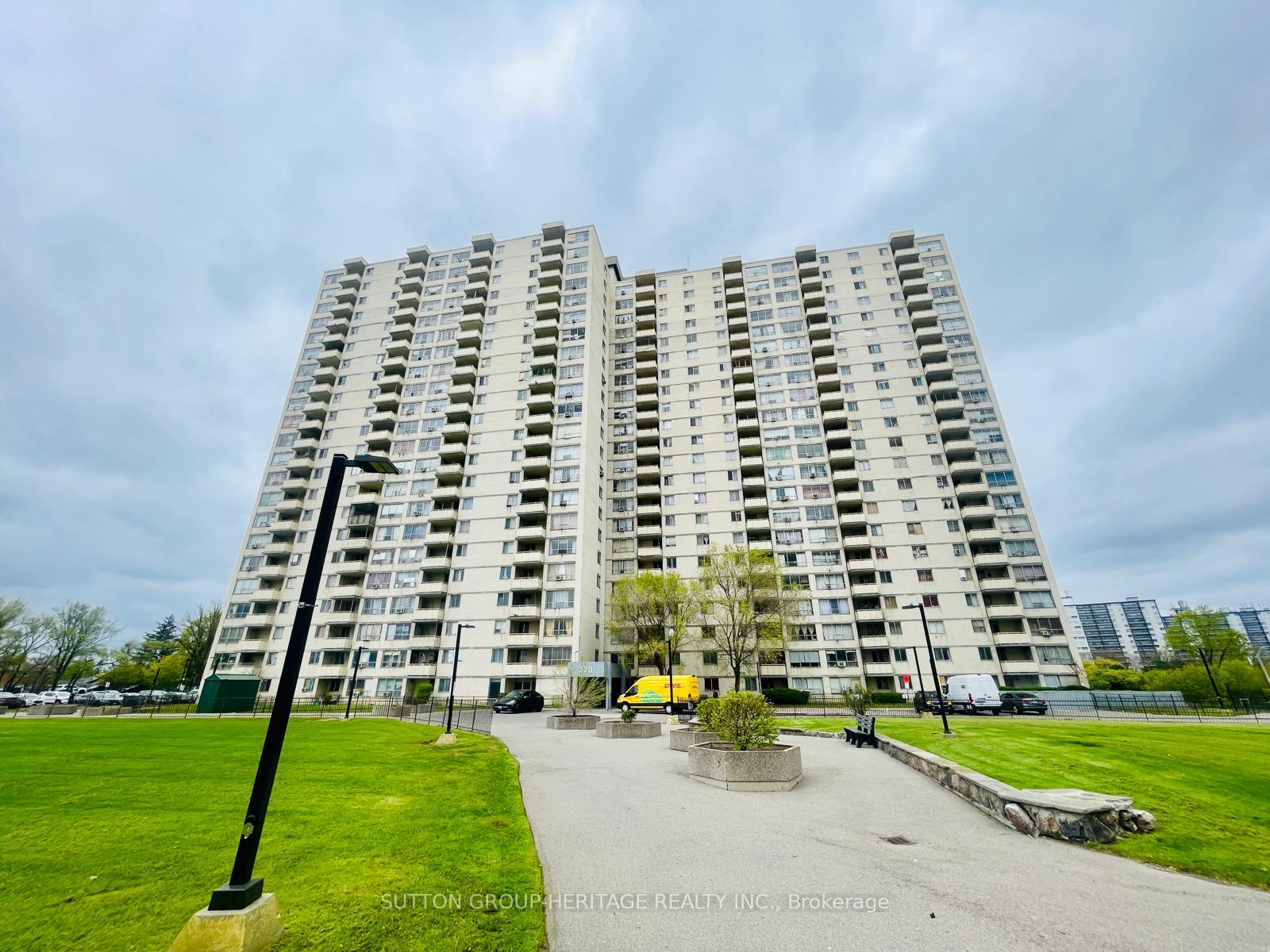 1613 - 320 Dixon Road Toronto Ontario Canada Sold residential Cristian Vergara SUTTON GROUP-HERITAGE REALTY INC., Brokerage*