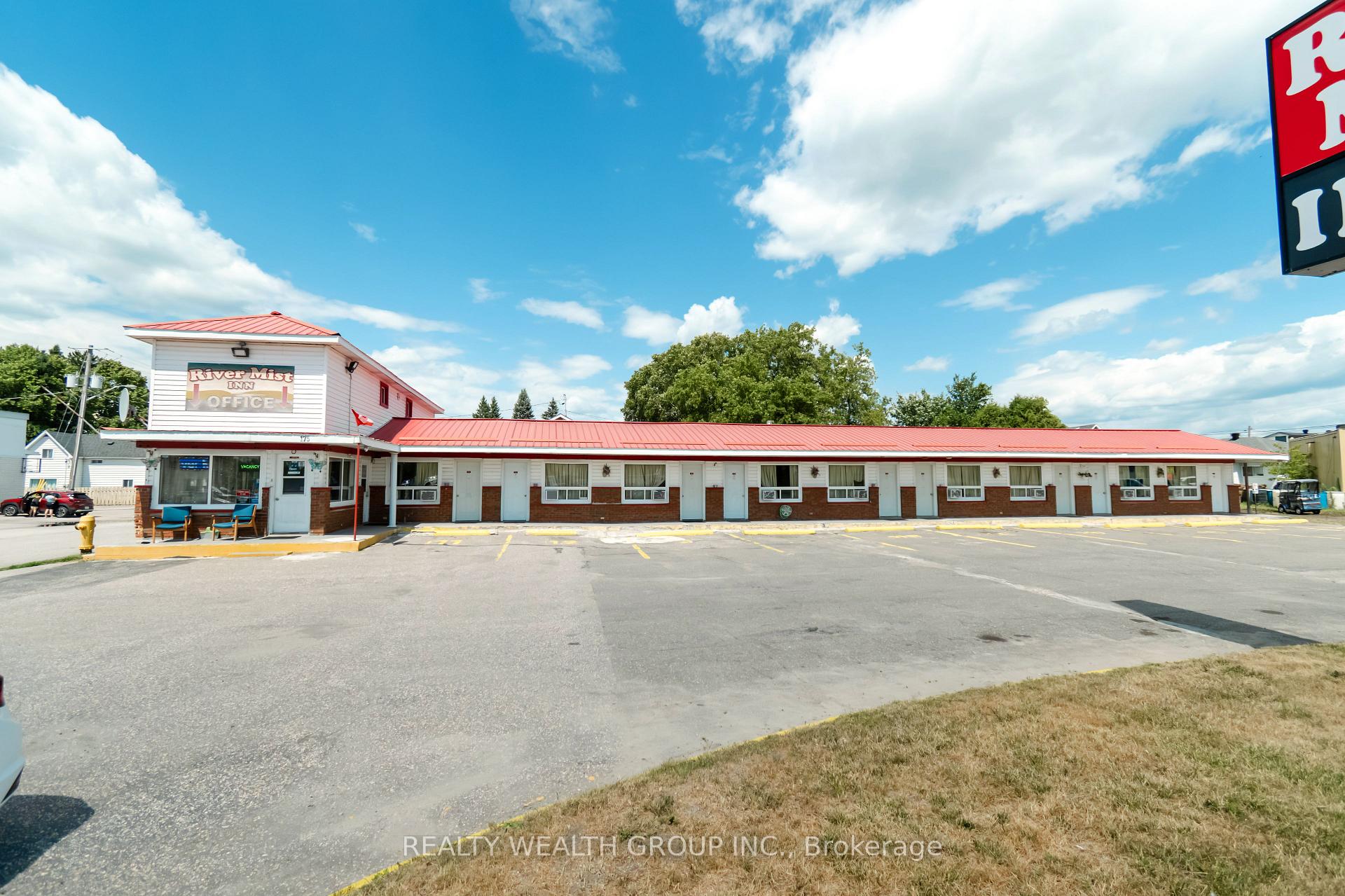 175 FRONT Street West Nipissing Ontario Canada Sale commercial Sebastien Ballin Realty Wealth Group Inc., Brokerage