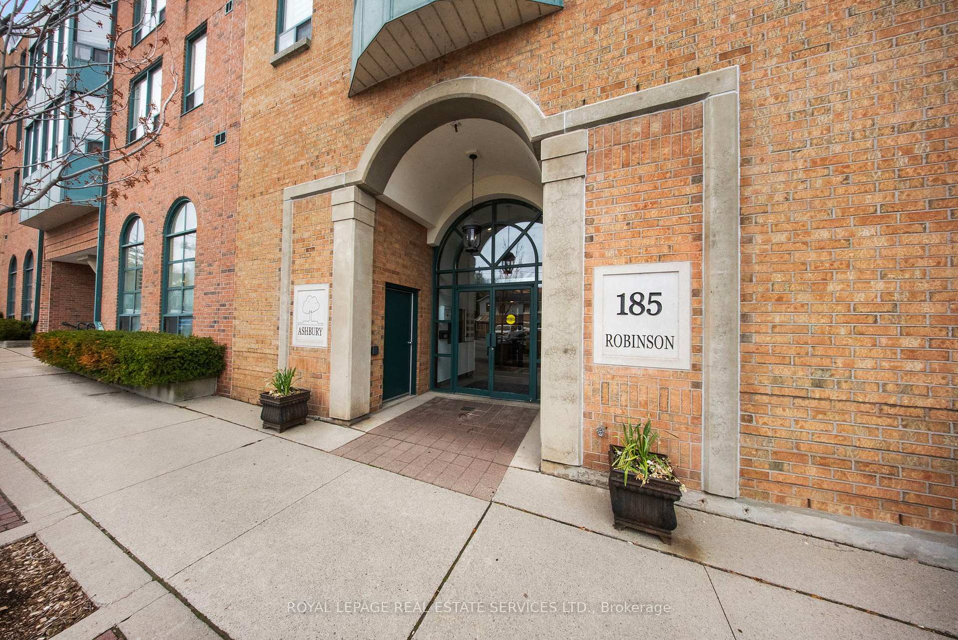 202 - 185 Robinson Street Oakville Ontario Canada Sale residential Mirjana Wheeler Real Estate Group Royal LePage Real Estate Services Ltd, Brokerage*