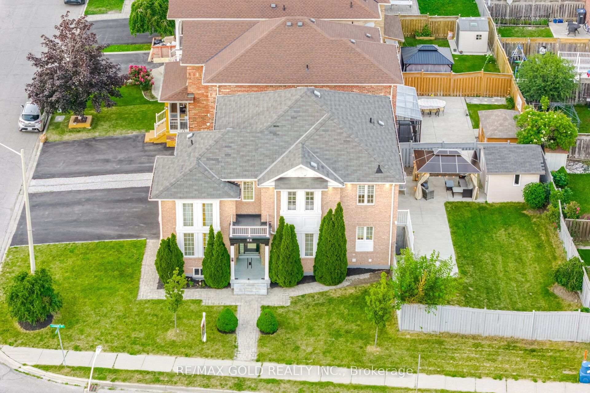 71 LEAGATE Street Brampton Ontario Canada Sale residential Ray Datta RE/MAX Gold Realty Inc., Brokerage