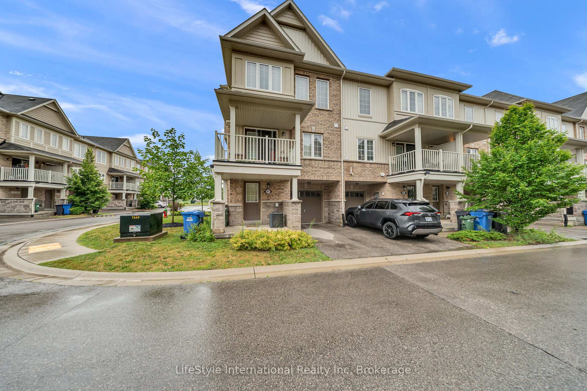 87 - 88 Decorso Drive Guelph Ontario Canada Sale residential Matthew Zaduk Lifestyle International Realty Inc., Brokerage