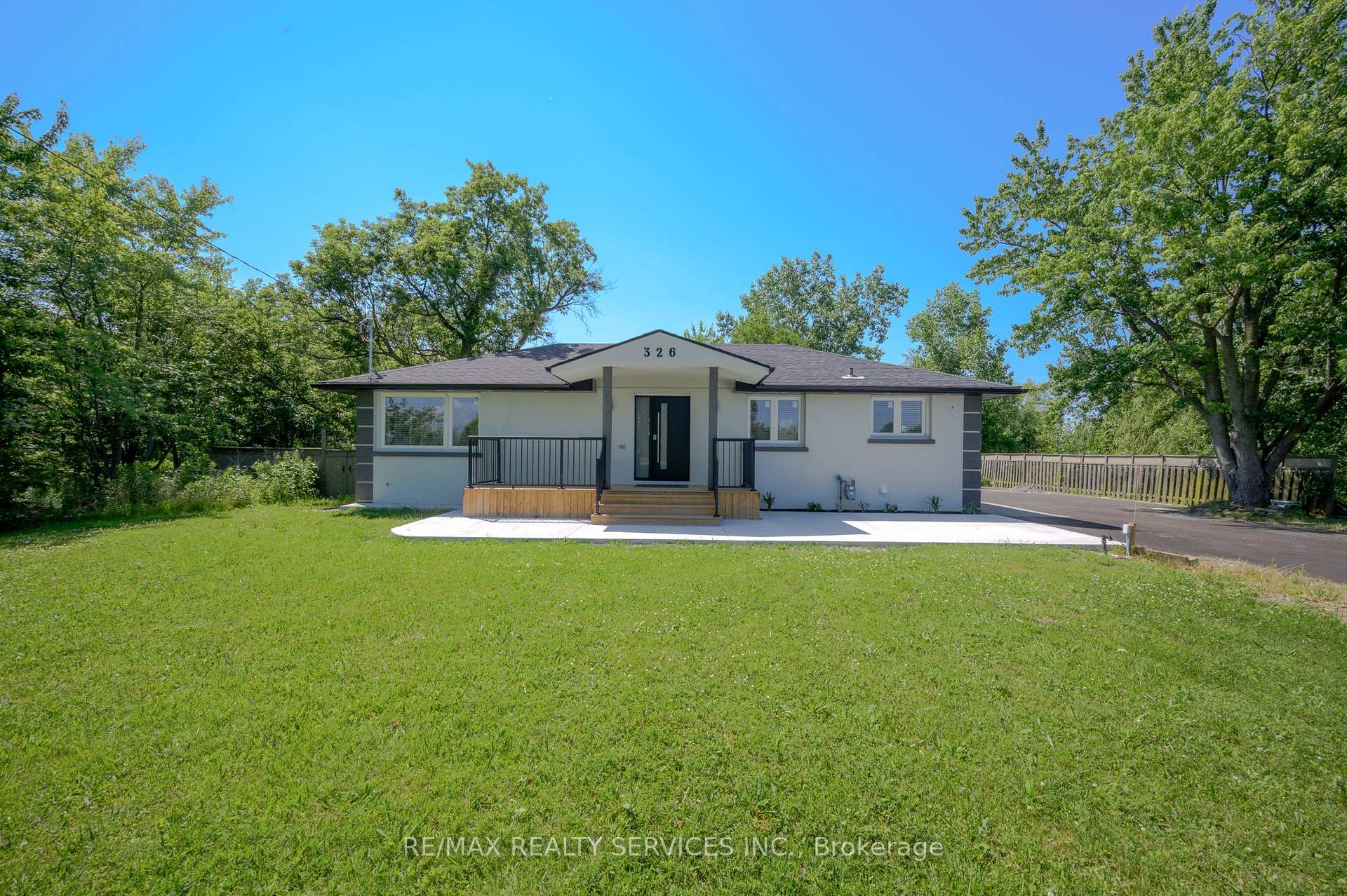 326 Mountain Road Grimsby Ontario Canada Sale residential Surjit & Nishtha Dhanjal RE/MAX Realty Services Inc., Brokerage*