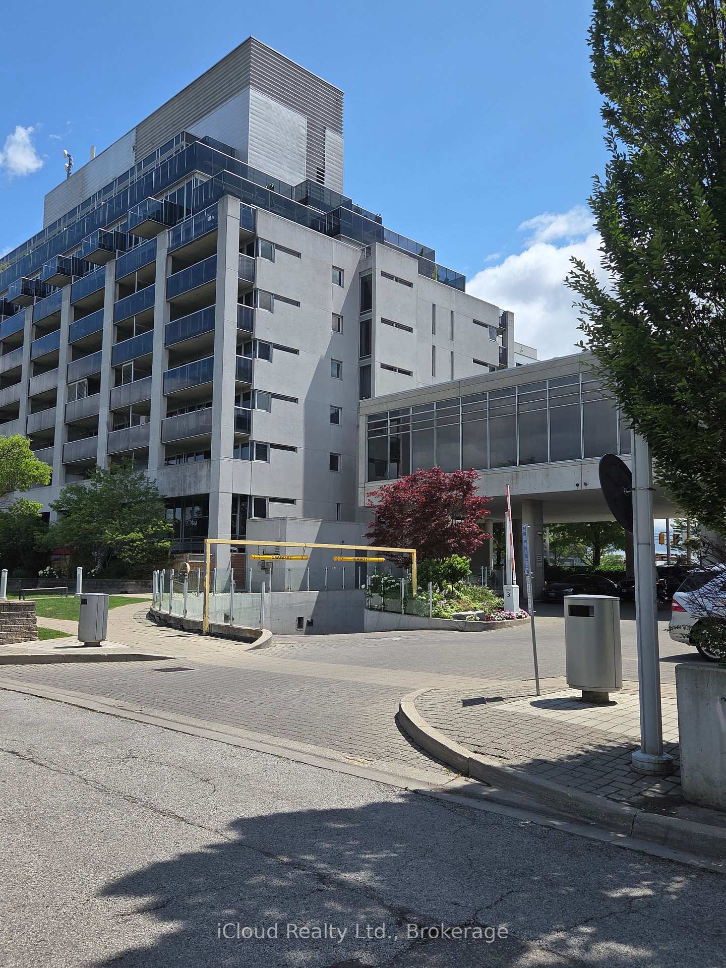 713 - 1040 The Queensway Avenue Toronto Ontario Canada Rent residential Carla Pereira iCloud Realty Ltd. 
