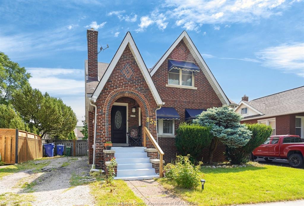 852 REEDMERE  Windsor Ontario Canada Sale residential Alex Sharma HomeLife Gold Star Realty Inc., Brokerage