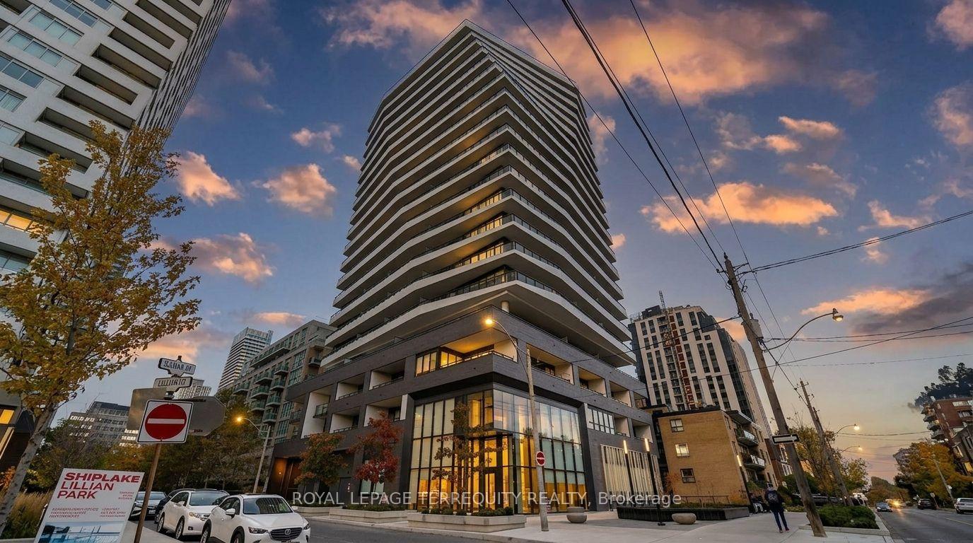 501 - 11 Lillian Street Toronto Ontario Canada Sale residential Stefanos Papadopoulos Royal LePage Terrequity Principled Realty