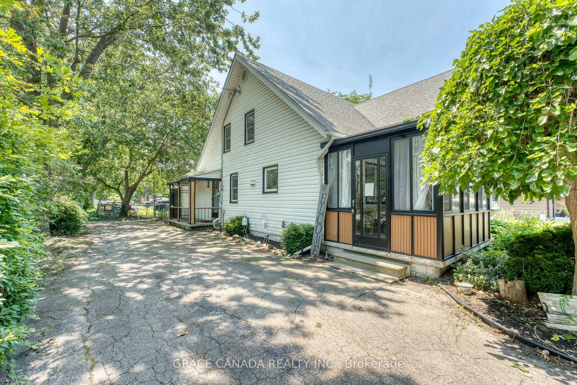 12437 St Thomas Street Tecumseh Ontario Canada Sale residential   Grace Canada Realty, Brokerage*