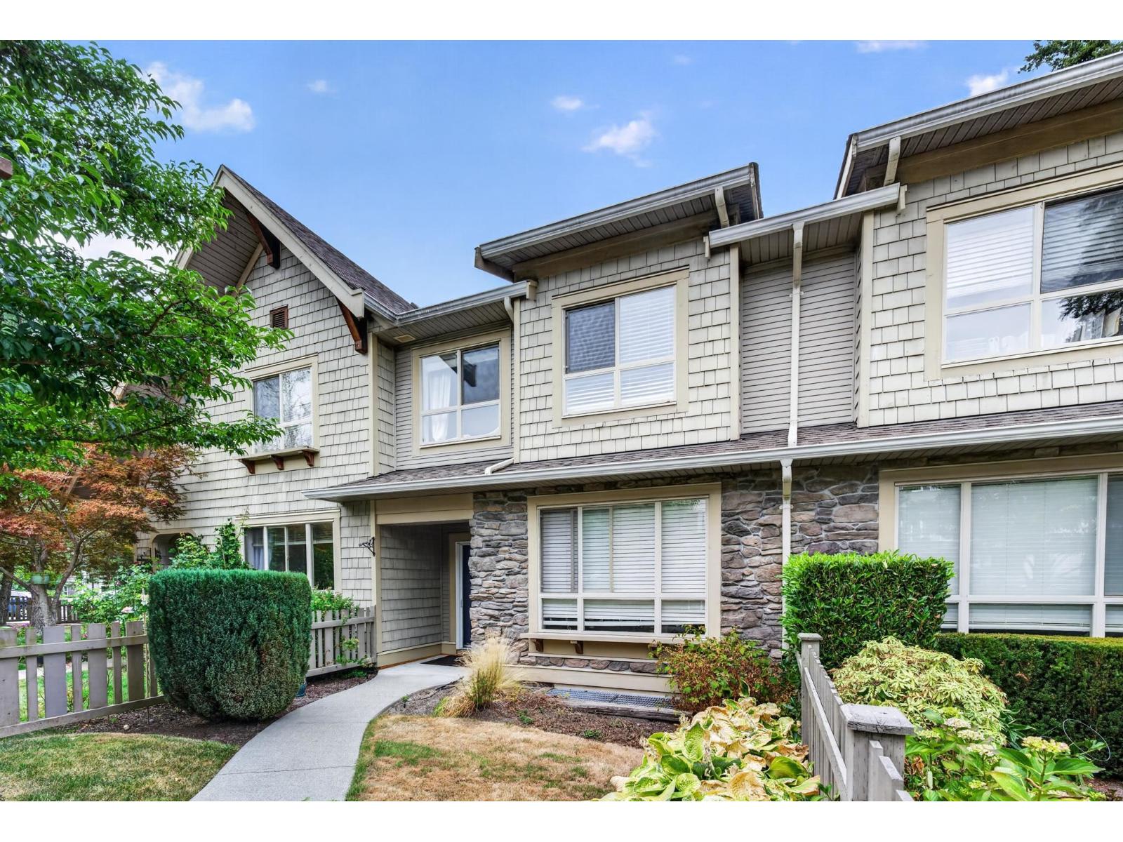 4 2738 158 STREET Surrey British Columbia Canada Sale residential Minh Ta Saba Realty Ltd