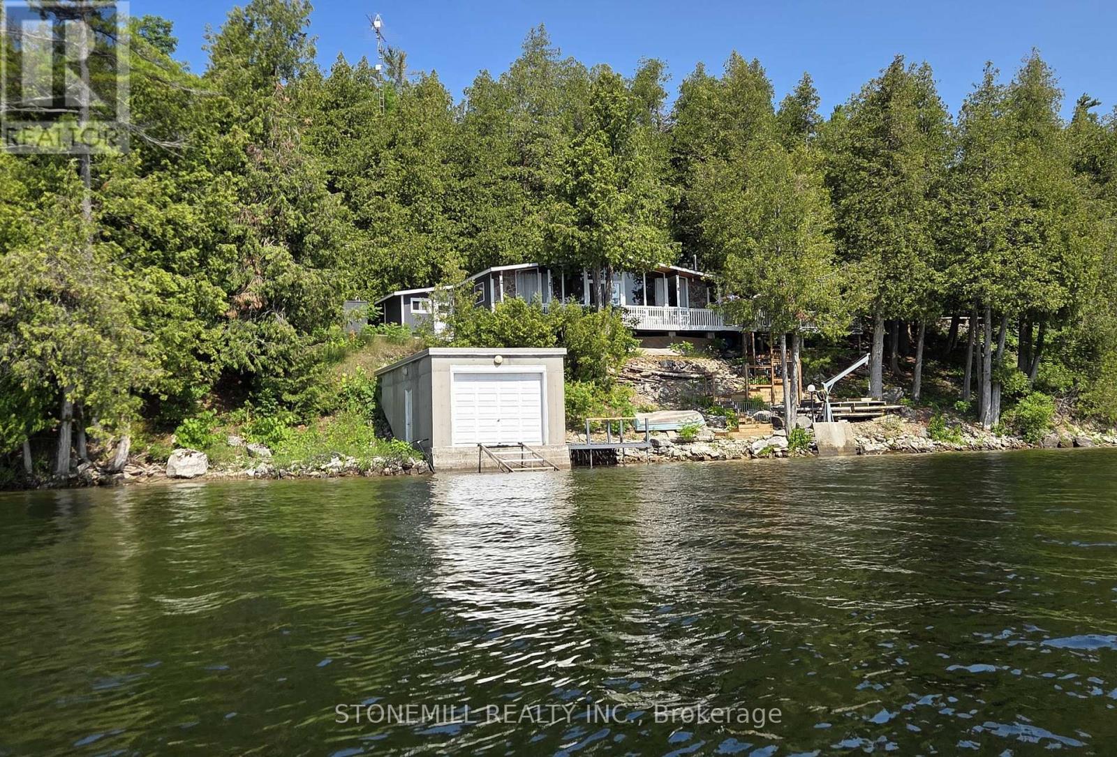 56 Griffin Drive Kawartha Lakes Ontario Canada Sale residential Ron Wood STONEMILL REALTY INC. / STONEMILL DESIGN BUILD