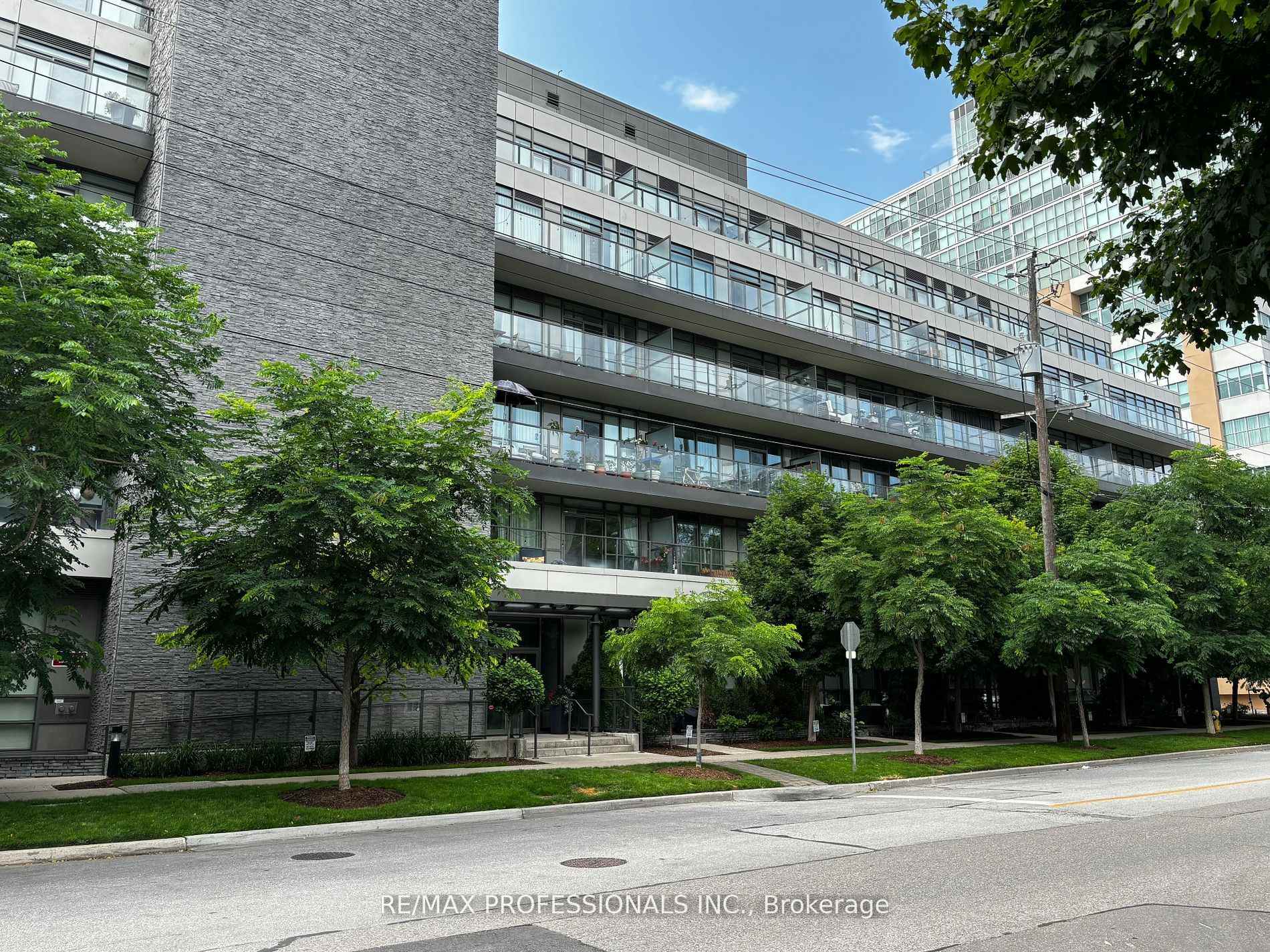 616 - 8 Fieldway Road Toronto Ontario Canada Sale residential Paul Mazzei VestCore Realty Corp., Brokerage