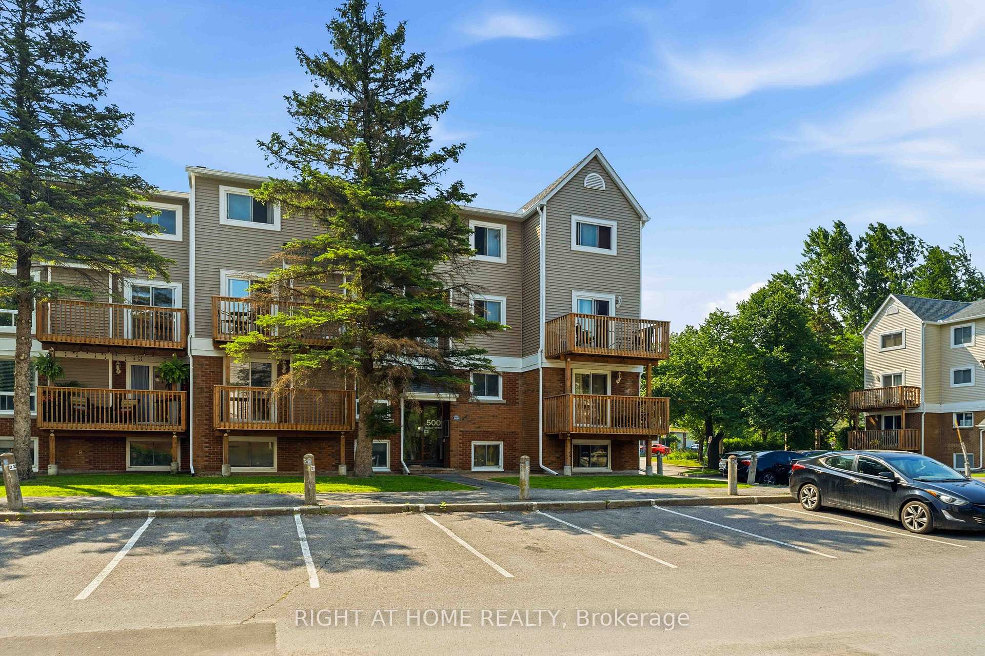 3 - 500 FENERTY Court Ottawa Ontario Canada Sale residential Hesam Azimi Right at Home Realty, Brokerage*