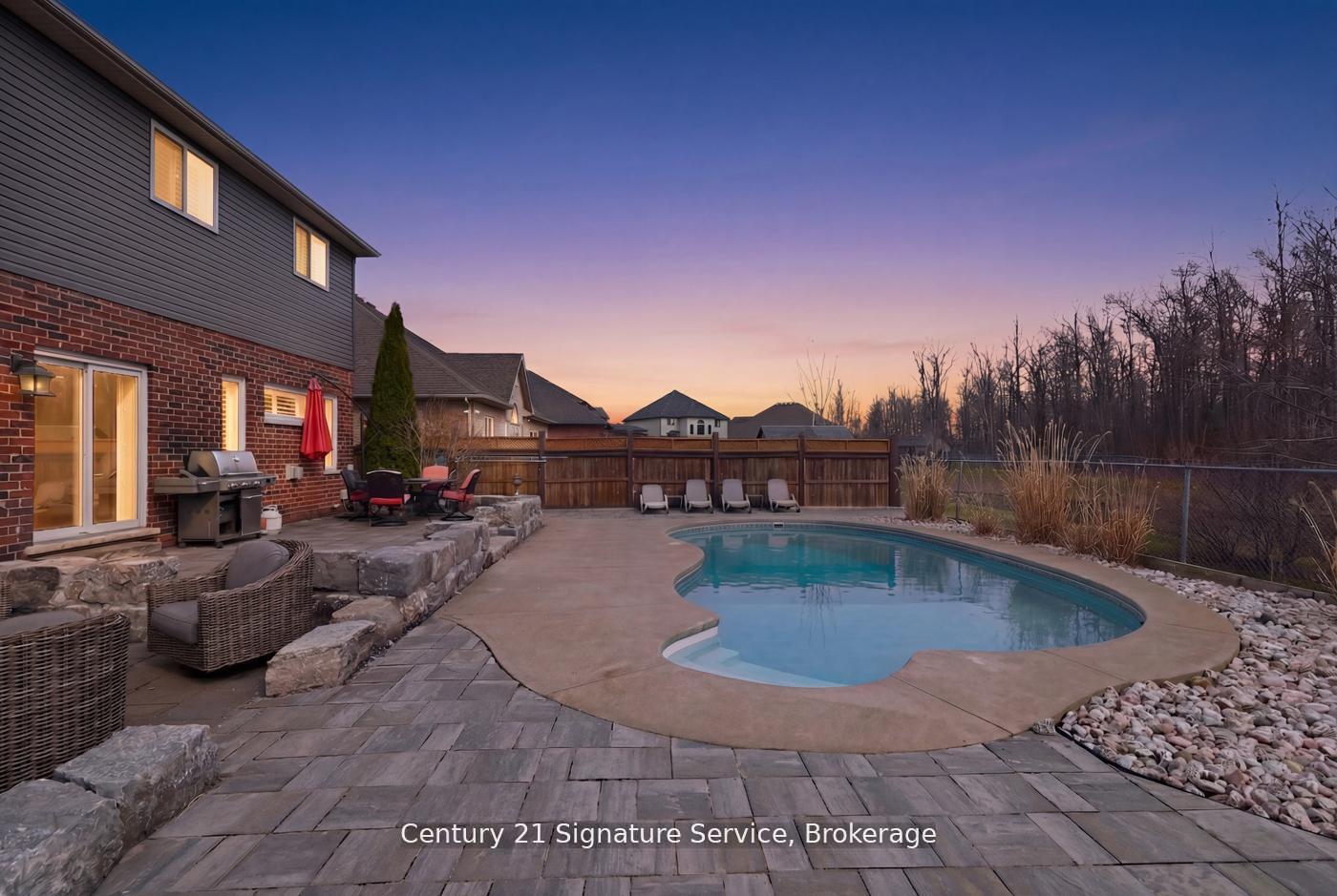 654 Brian Street Fort Erie Ontario Canada Sale residential Lee Miguel Gonzalez Century 21 Signature Service, Brokerage