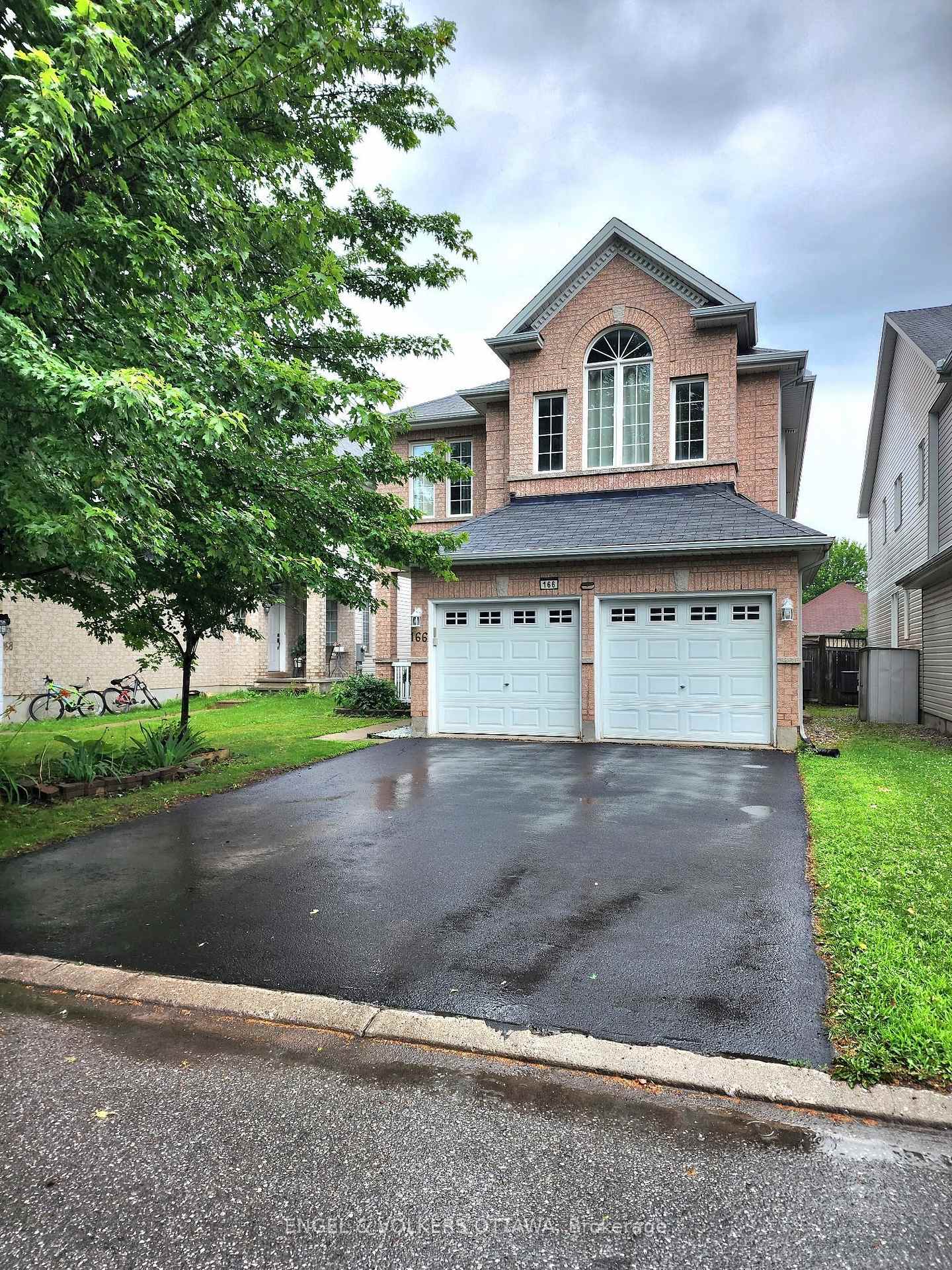 166 Macara Crescent Ottawa Ontario Canada Sold residential Lea Wouters Right at Home Realty, Brokerage*