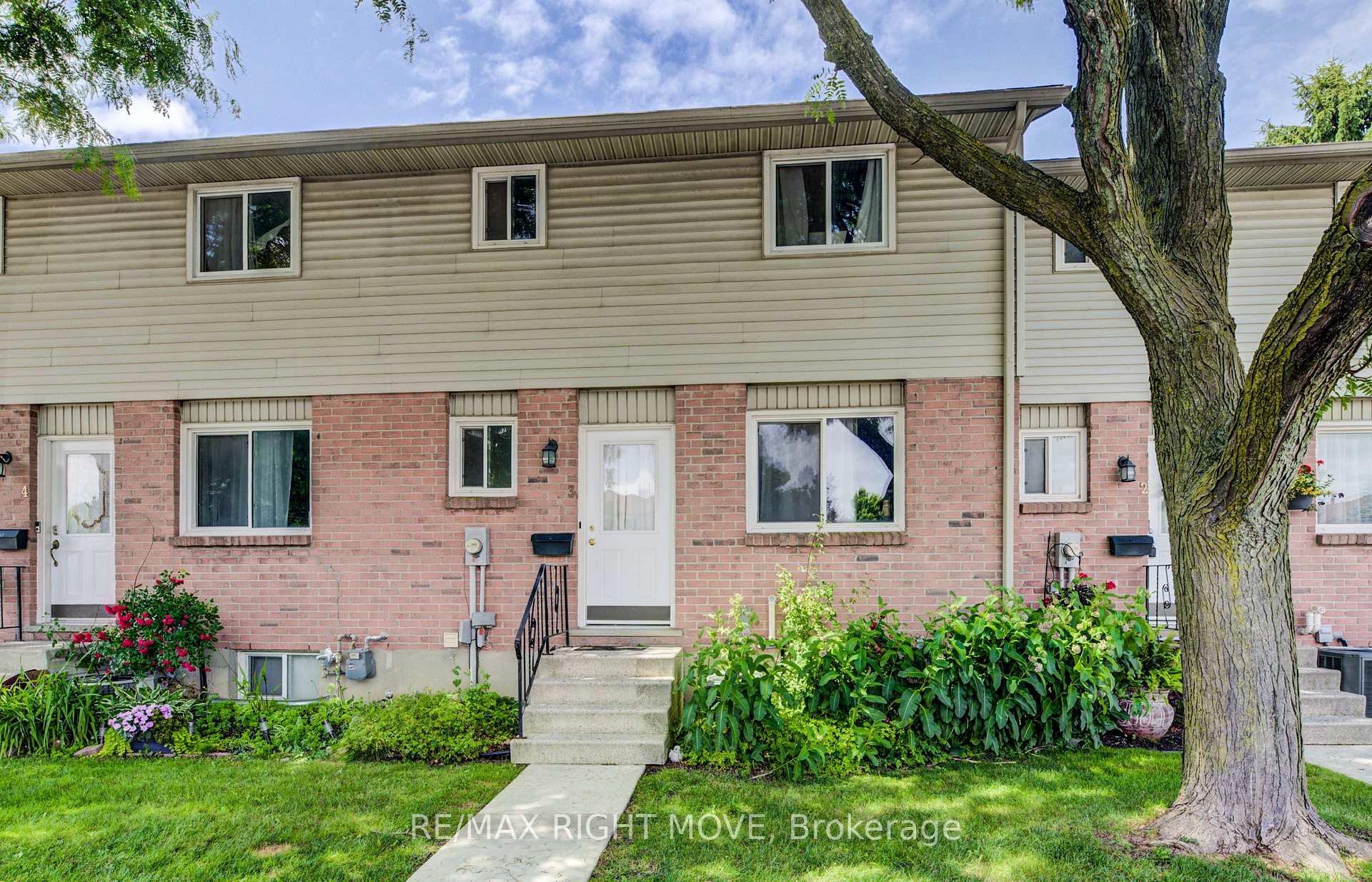 3 - 486 Springbank Avenue N Woodstock Ontario Canada Sale residential   HomeLife Power Realty Inc., Brokerage*