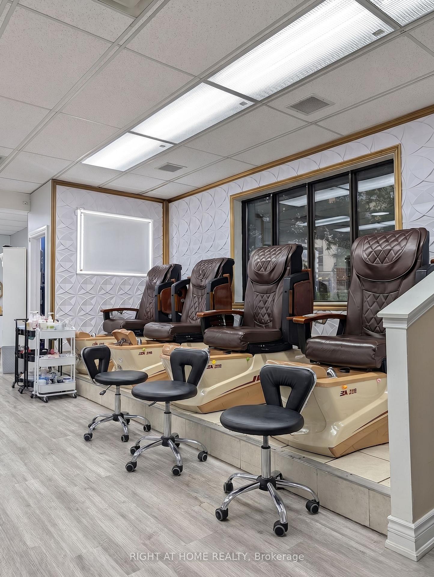 Unit 6 - 2 Tremont Drive St. Catharines Ontario Canada Sale commercial Ruth-Ann Shallow Right at Home Realty, Brokerage*