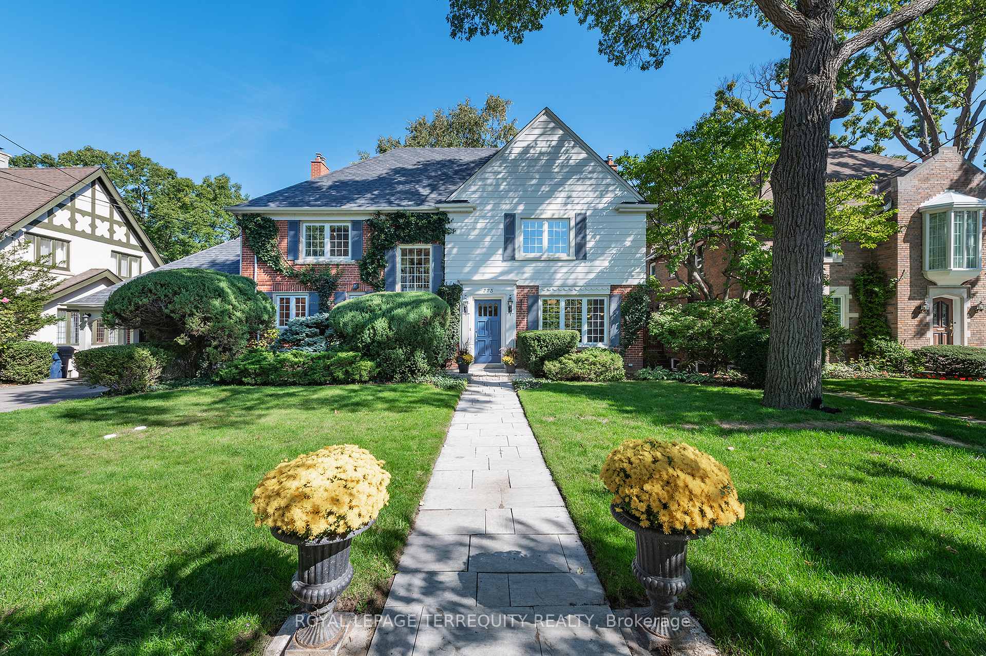 223 Riverside Drive Toronto Ontario Canada Sale residential Stefanos Papadopoulos Royal LePage Terrequity Principled Realty