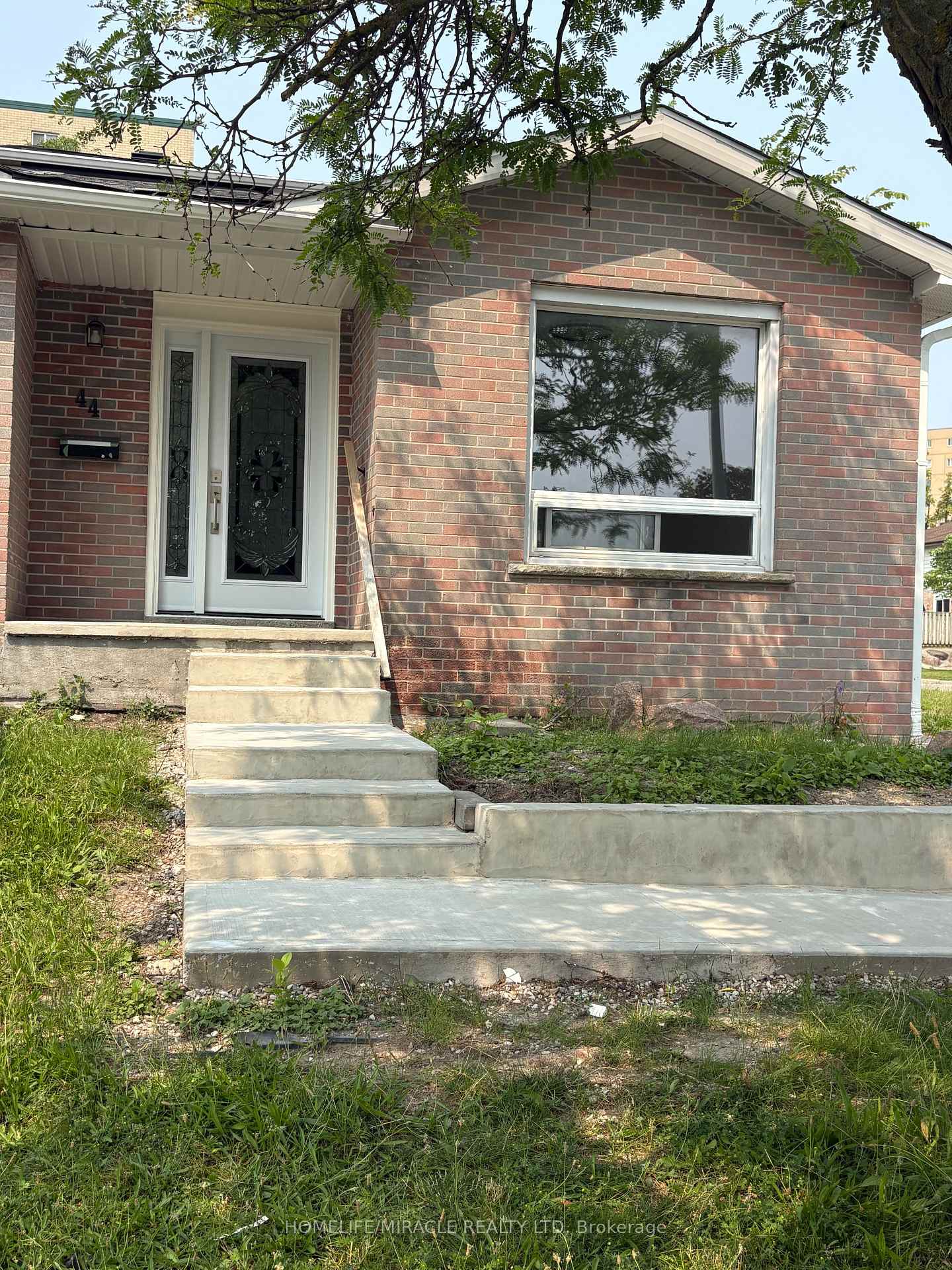 44 Sylvia Street Barrie Ontario Canada Rent residential Rudy Lachhman HomeLife/Miracle Realty Ltd, Brokerage *