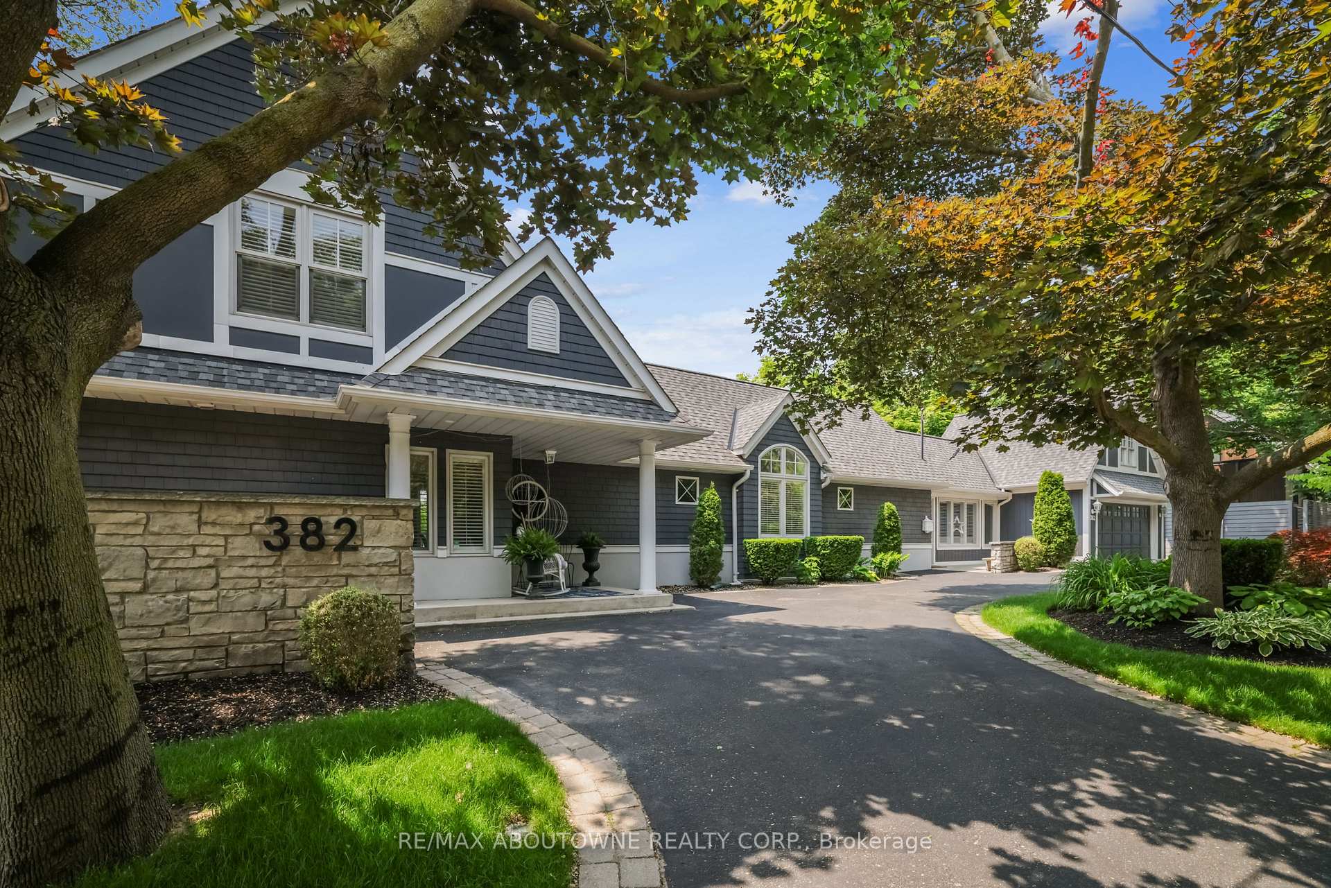 382 Trafalgar Road Oakville Ontario Canada Sale residential Yana Ivanova Right at Home Realty, Brokerage*