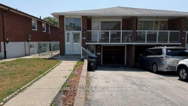 15 Madonna Gardens Toronto Ontario Canada Sale residential Alex Miranda RE/MAX PREMIER INC. Brokerage*