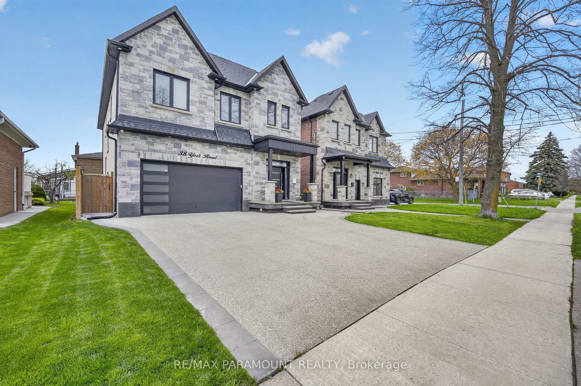 38 York Road Toronto Ontario Canada Rent residential Deep Kumar RE/MAX Paramount Realty, Brokerage*