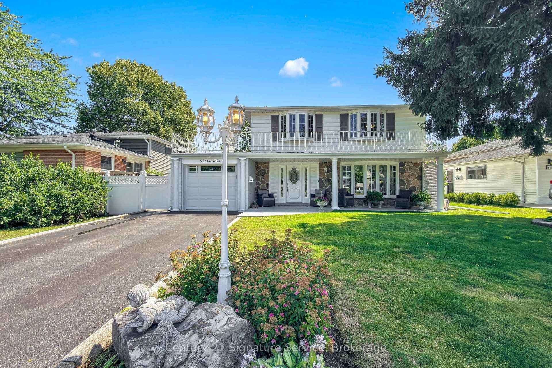 53 Duncan Bull Drive Brampton Ontario Canada Sale residential Lee Miguel Gonzalez Century 21 Signature Service, Brokerage