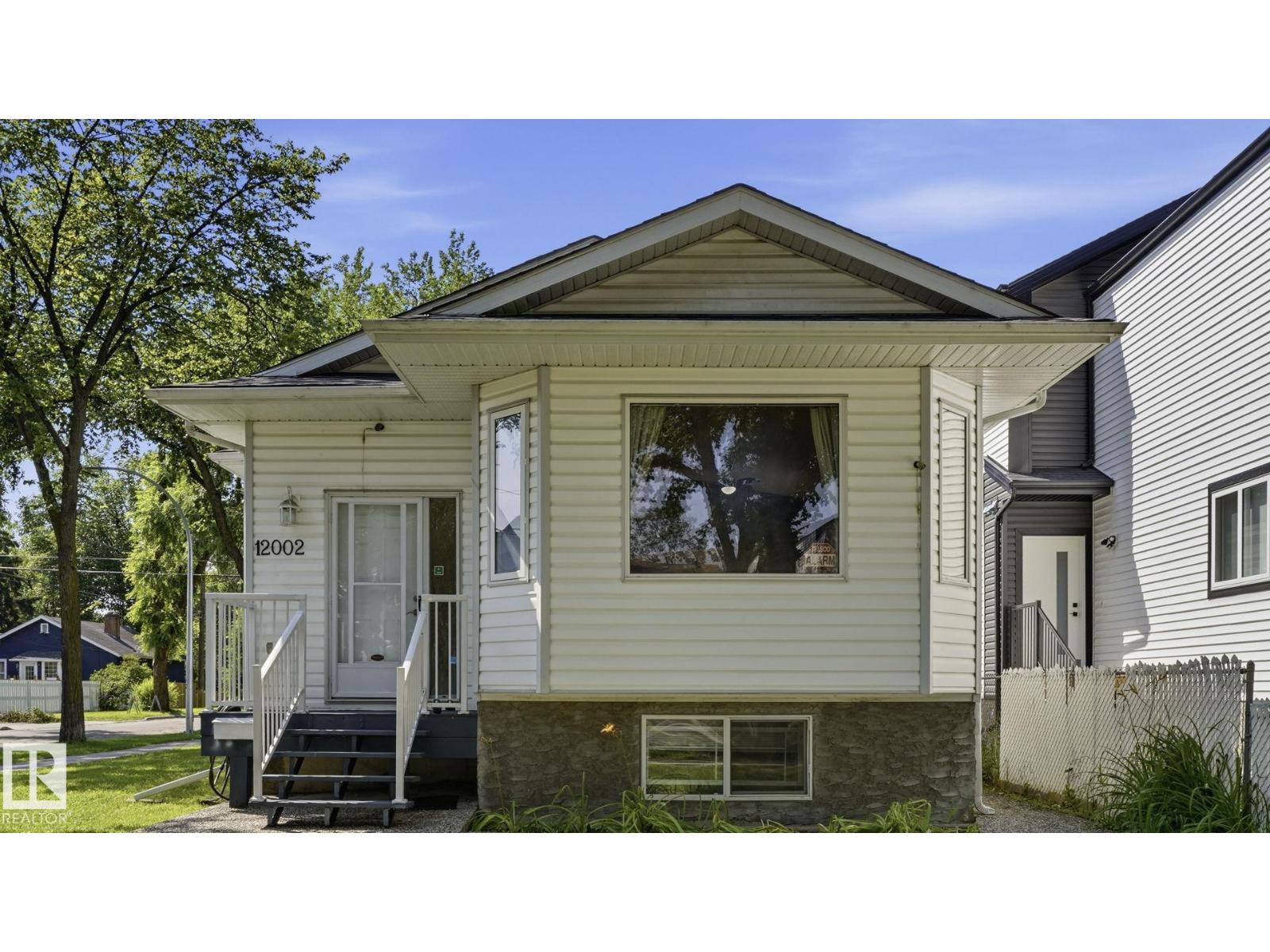 12002 91 ST NW Edmonton Alberta Canada Sale residential   HomeLife Guaranteed Realty