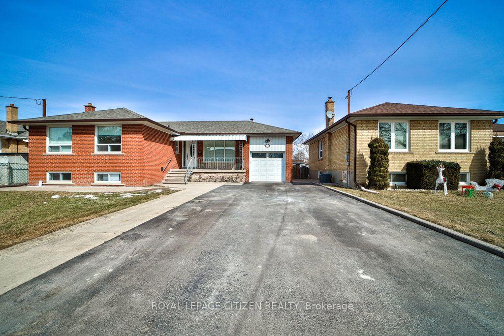 Home for sale at 34 Belleglade Court
