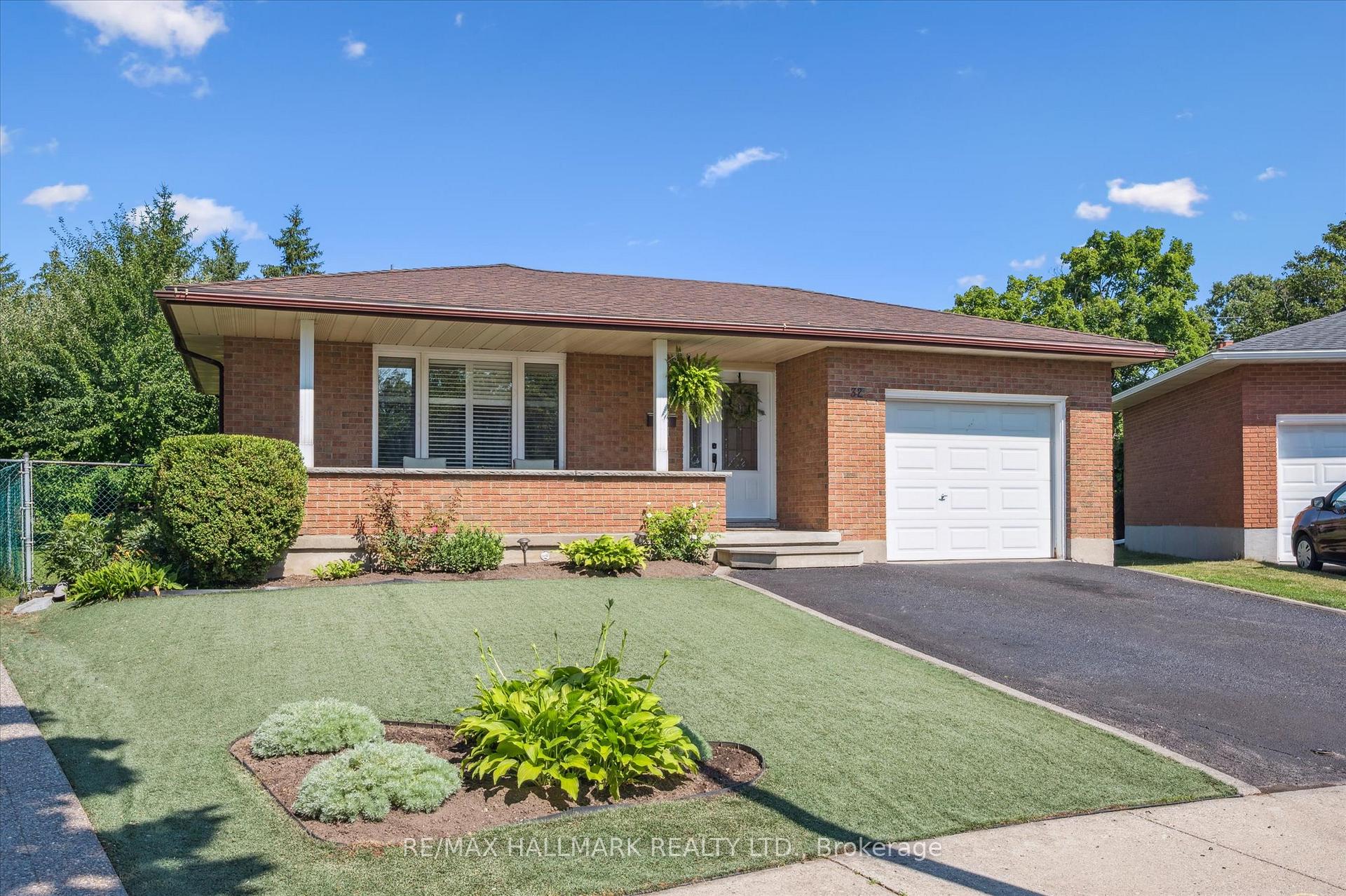 32 Warwick Court Kitchener Ontario Canada Sale residential SHERI GAERTNER RE/MAX REAL ESTATE CENTRE INC., BROKERAGE