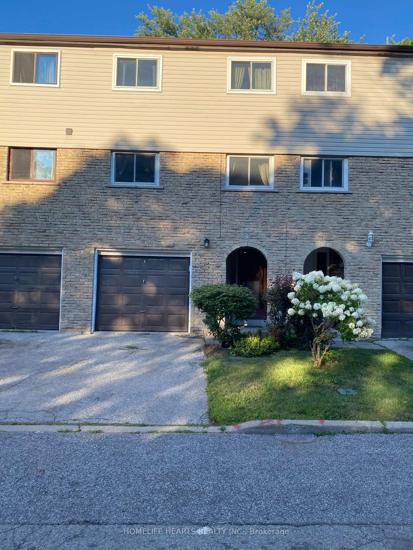 22 - 21 Rockwood Drive Toronto Ontario Canada Sale residential Danny Balkissoon HomeLife Hearts Realty Inc., Brokerage *