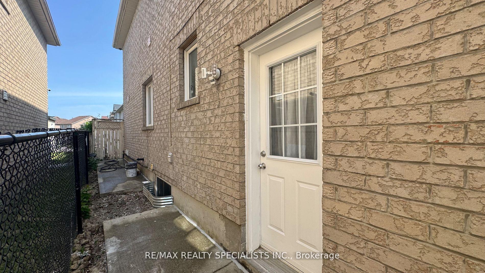 Lower 2-B - 3 Lennon Trail Brampton Ontario Canada Rent residential Themton Irani RE/MAX Realty Specialists Inc., Brokerage *