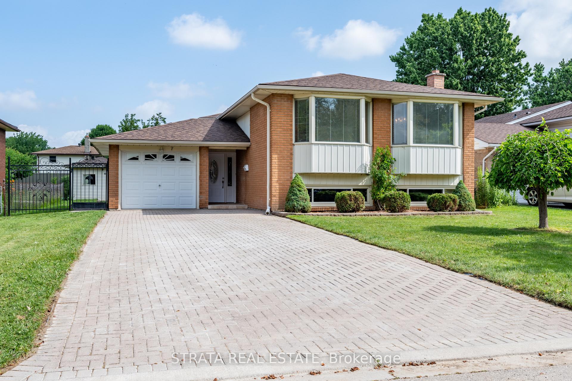 7 Harrow Court London South Ontario Canada Sale residential Galina Sheveleva Strata Real Estate, Brokerage*