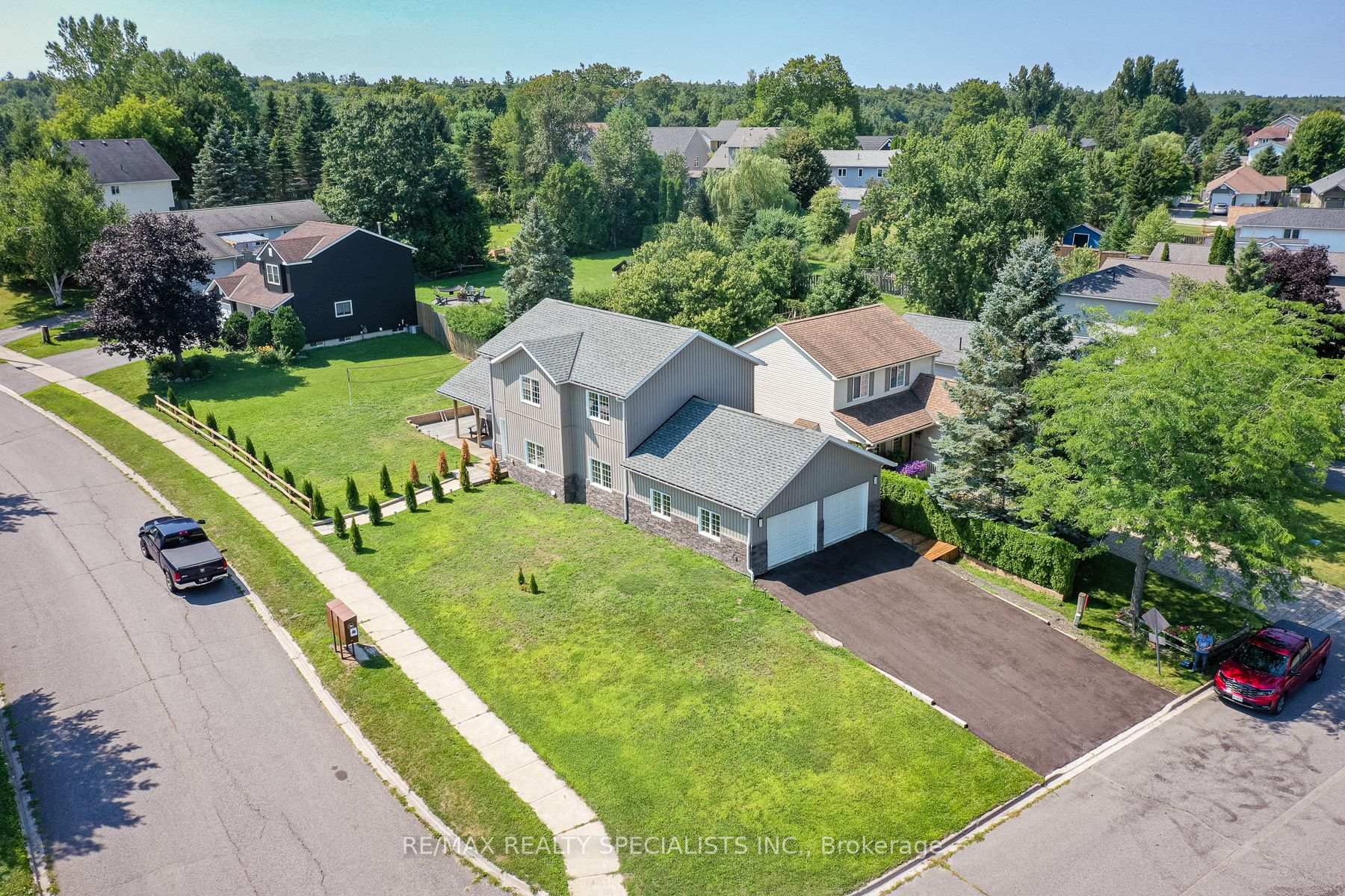 15 Lankin Avenue Bracebridge Ontario Canada Sale residential Radka Hnilicova Anchor Realty, Brokerage*