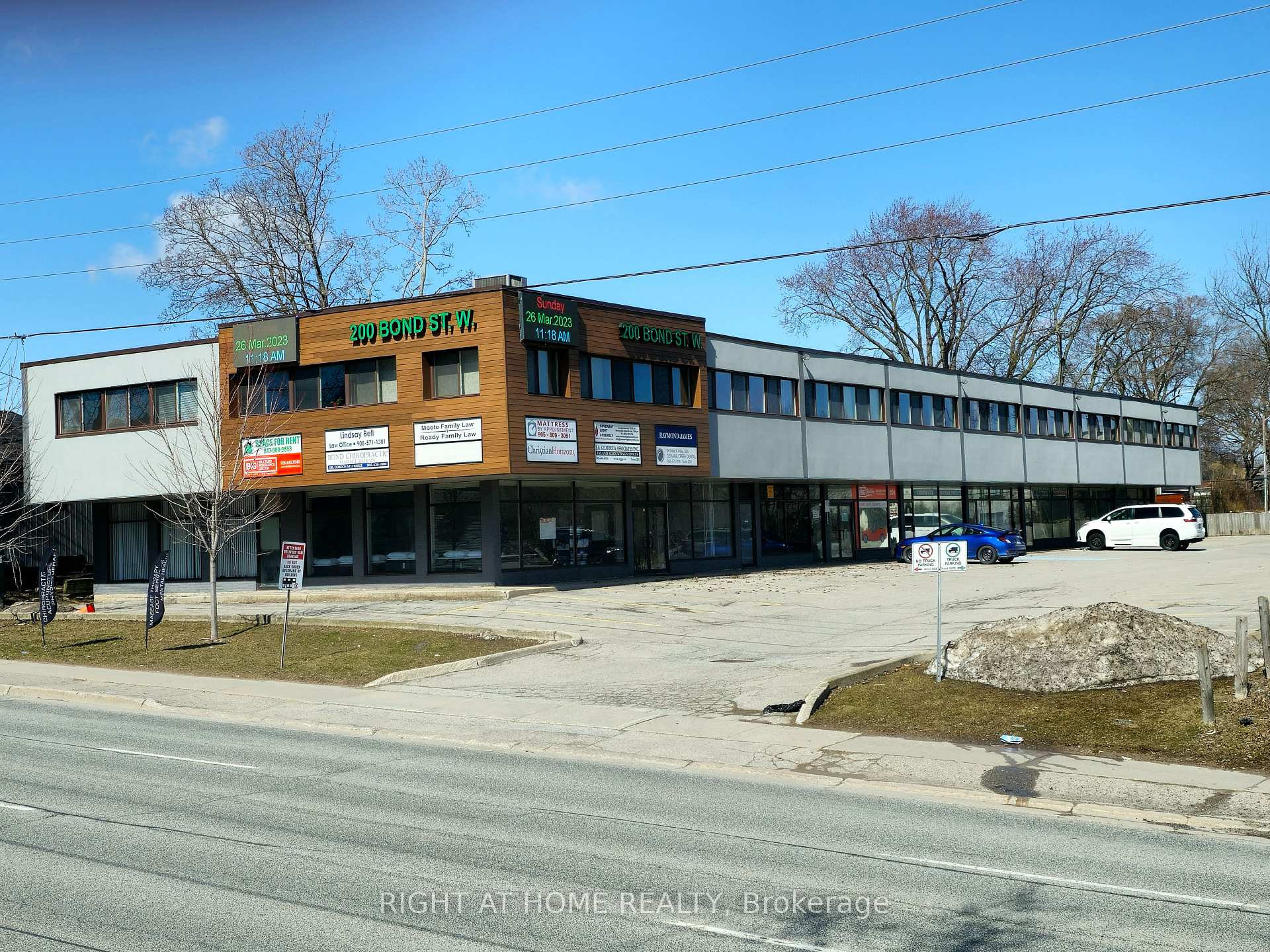208 - 200 Bond Street W Oshawa Ontario Canada Lease commercial Cecilia Stroeder Right at Home Realty, Brokerage*