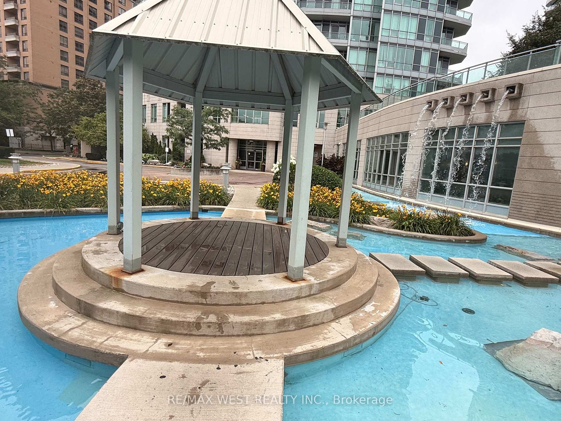 2010 - 60 Byng Avenue Toronto Ontario Canada Sale residential   RE/MAX West Realty Inc., Brokerage *