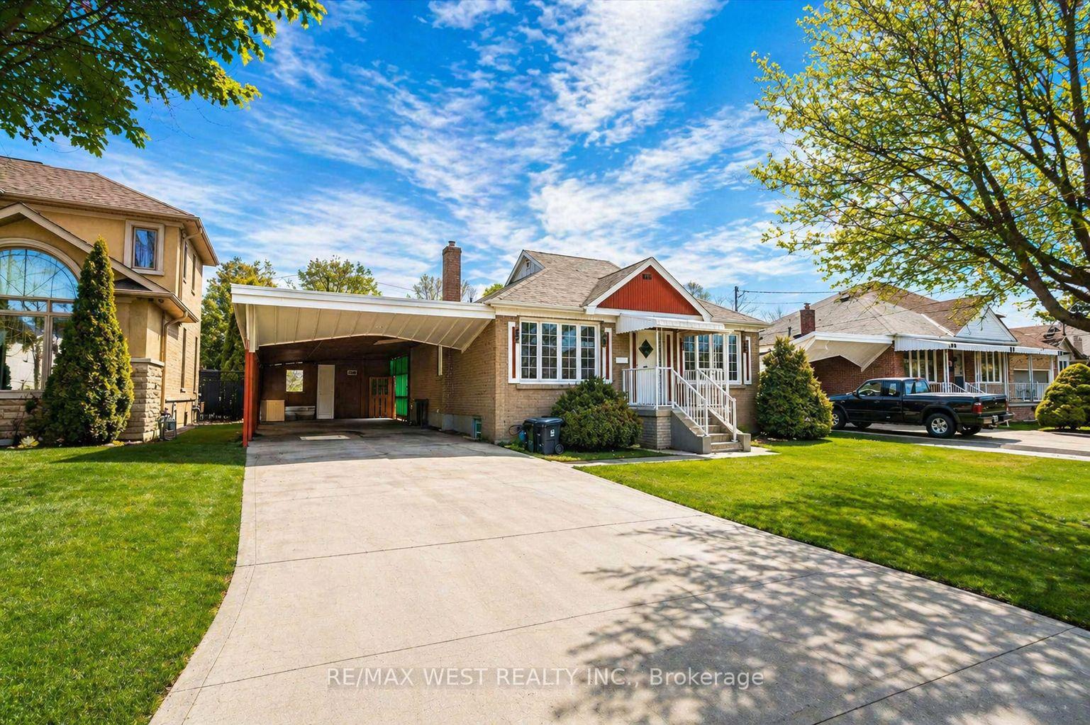 7 Highland Hill Toronto Ontario Canada Rent residential EVELYN FRILLES RE/MAX West Realty Inc., Brokerage *
