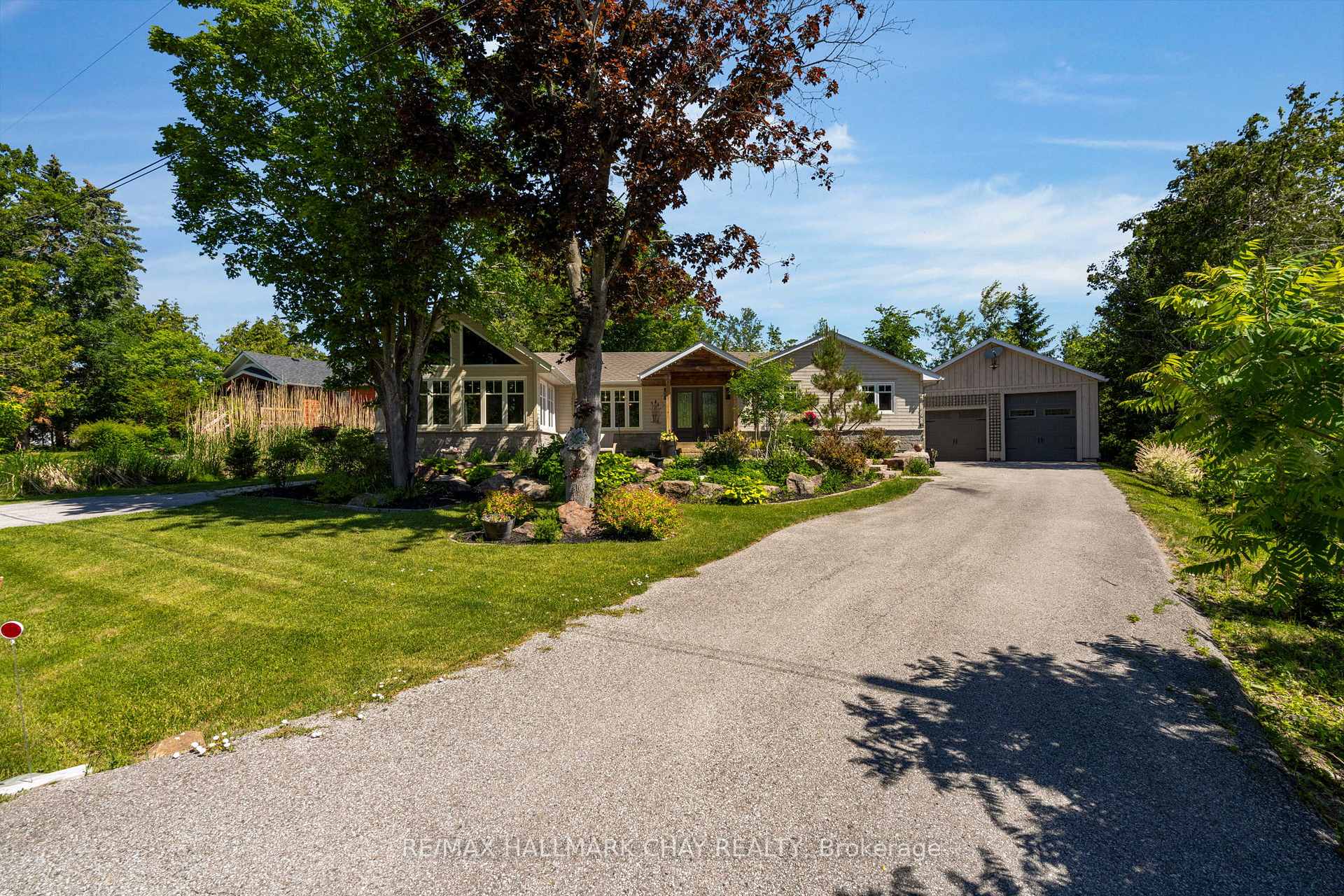 20 Dorothys Drive Oro/Med Ontario Canada Sale residential Cheryl Cheslea RE/MAX Hallmark Chay Realty, Brokerage