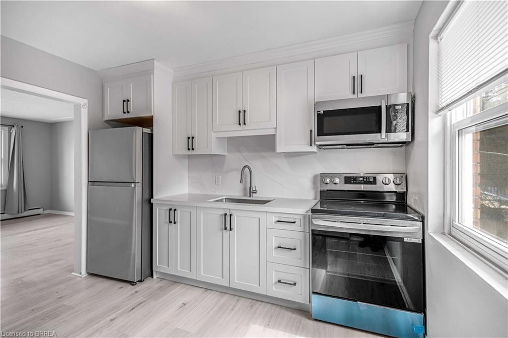 1887-1889 Wavell Street London Ontario Canada Rent residential GORD PRIOR RE/MAX Centre City Realty Inc., Brokerage*