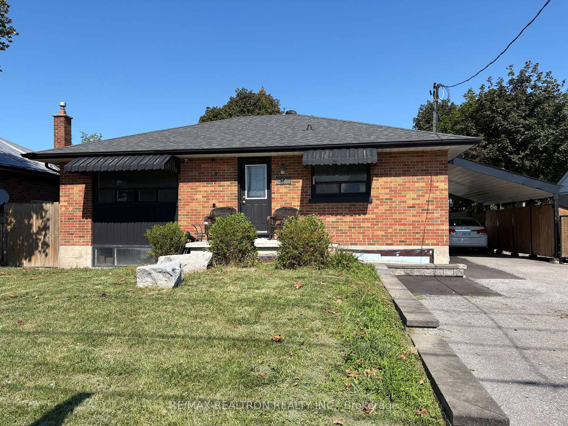 607 Stevenson Road N Oshawa Ontario Canada Sale residential Siva Sivanesan RE/MAX Realtron Realty Inc., Brokerage *