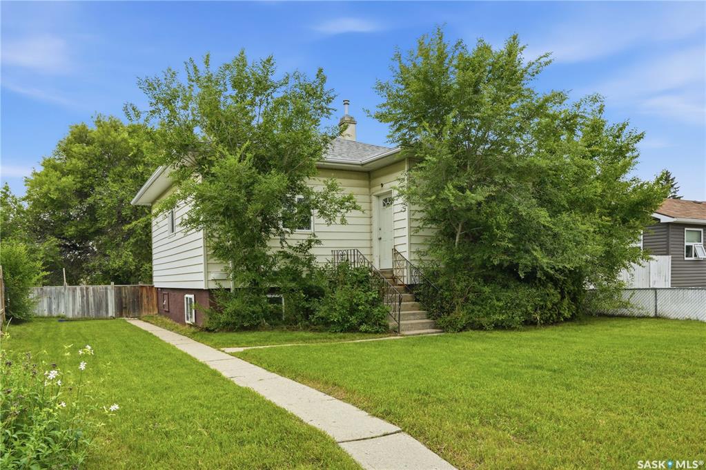 209 T AVENUE N Saskatoon Saskatchewan Canada Sale residential Dylan Meek Realty Executives Saskatoon