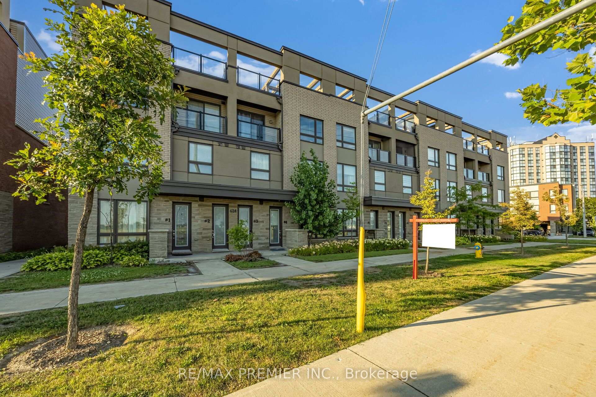 4 - 624 Rexdale Boulevard Toronto Ontario Canada Sale residential Tayyib Shariff RE/MAX PREMIER INC., Brokerage - Wilson Office *