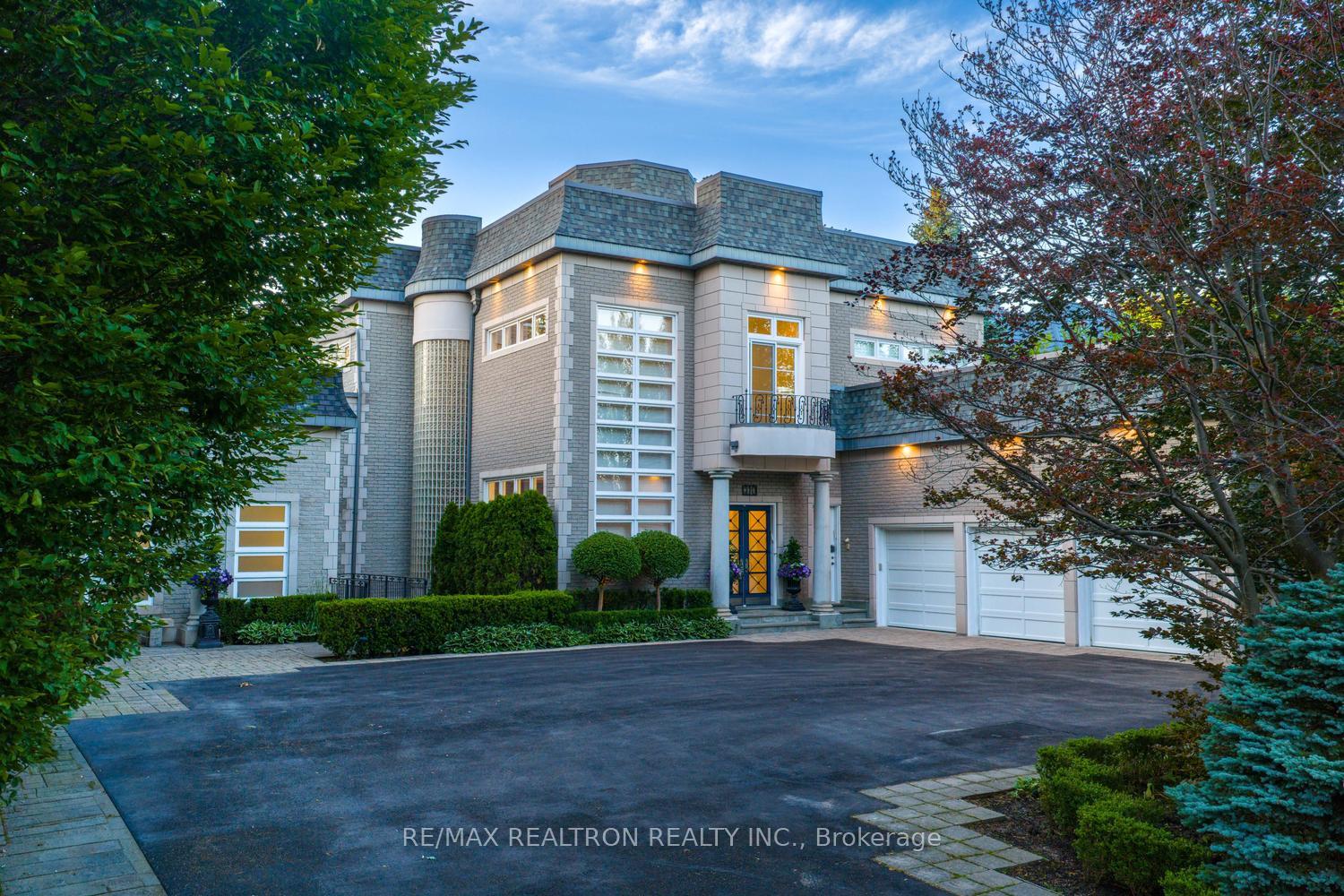210 Arnold Avenue Vaughan Ontario Canada Sale residential Carol Teichman RE/MAX Realtron Realty Inc, Brokerage 