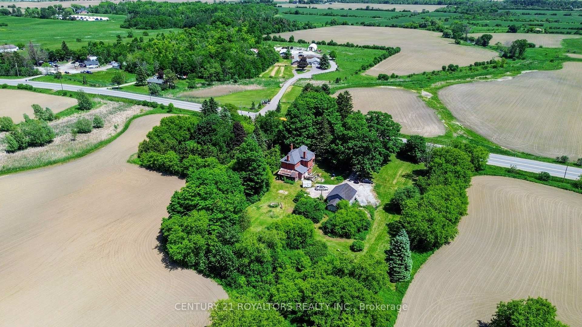 5112 King Street Caledon Ontario Canada Sale residential Gagan Dhah Century 21 Royaltors Realty Inc.,Brokerage